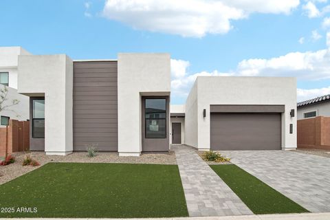 7392 W GAMBIT Trail Peoria AZ 85383