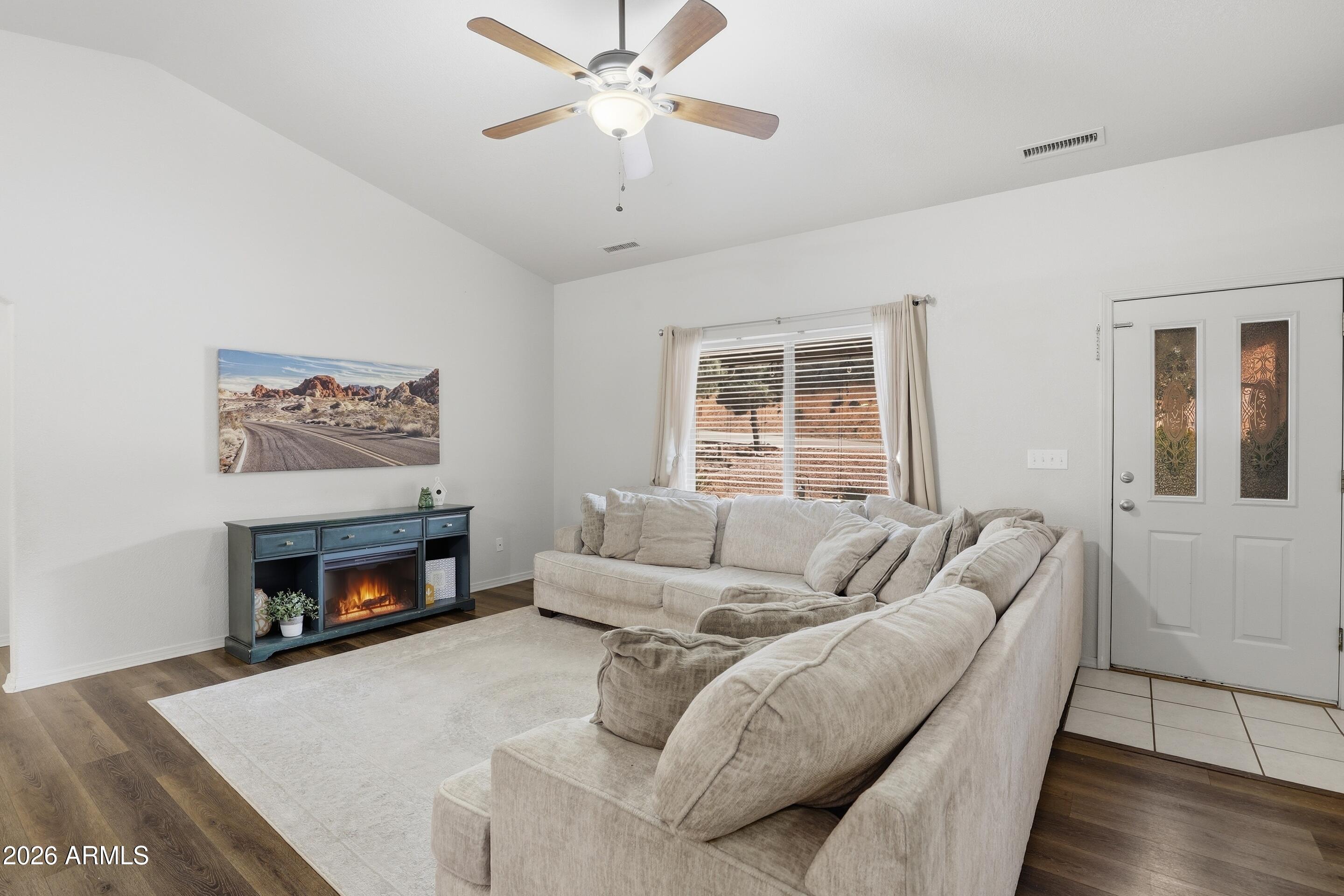 808 W Sherwood Drive