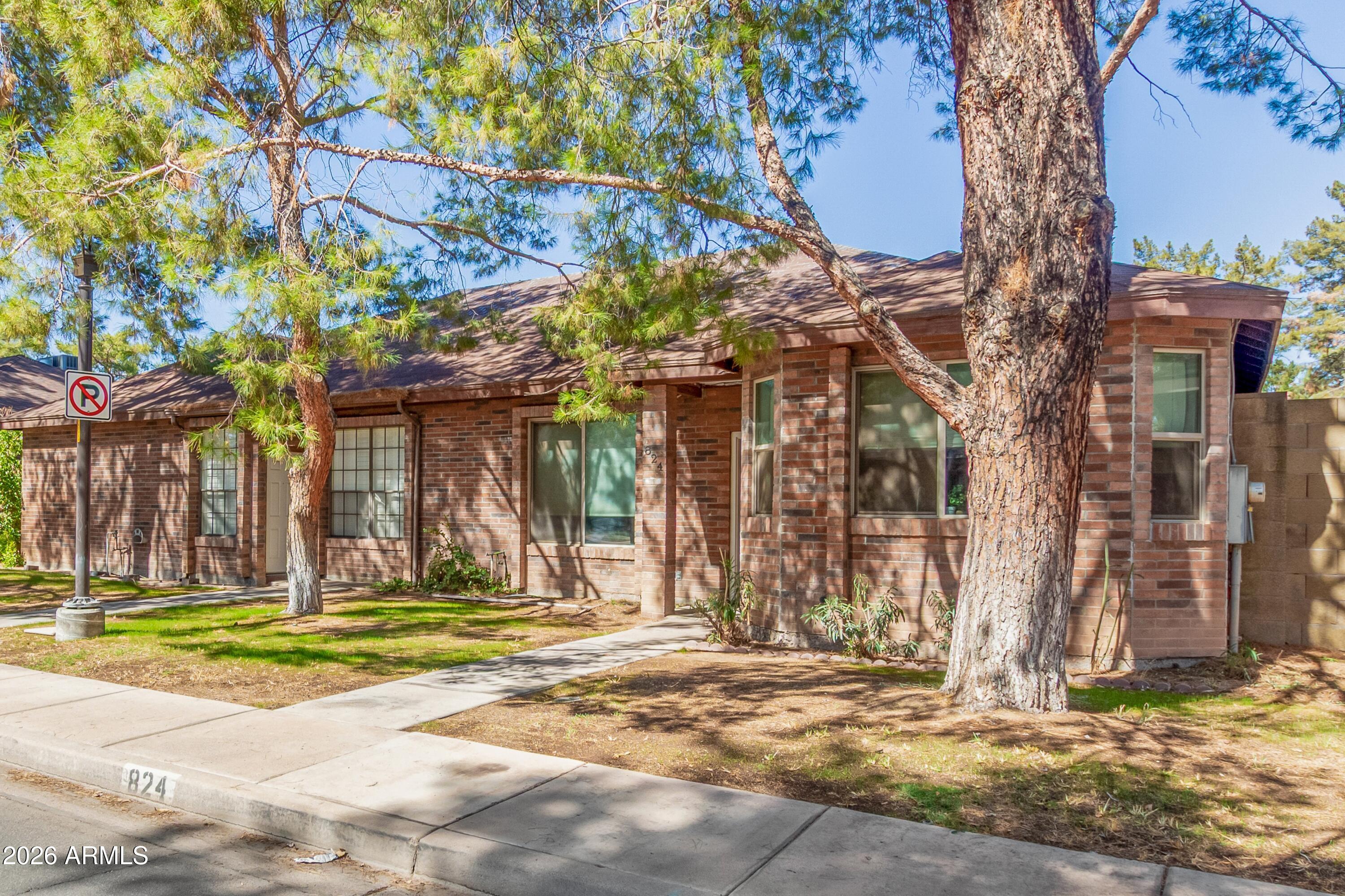 824 E Bruce Avenue