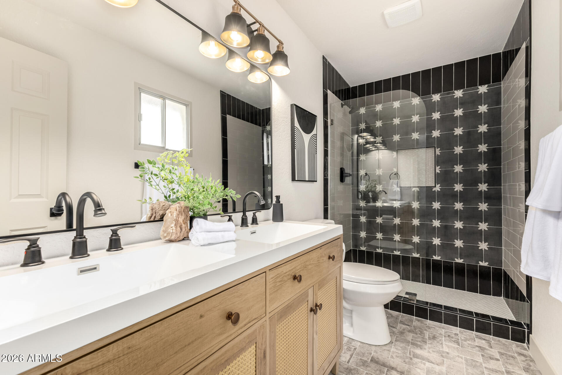 2041 E RADCLIFFE Drive