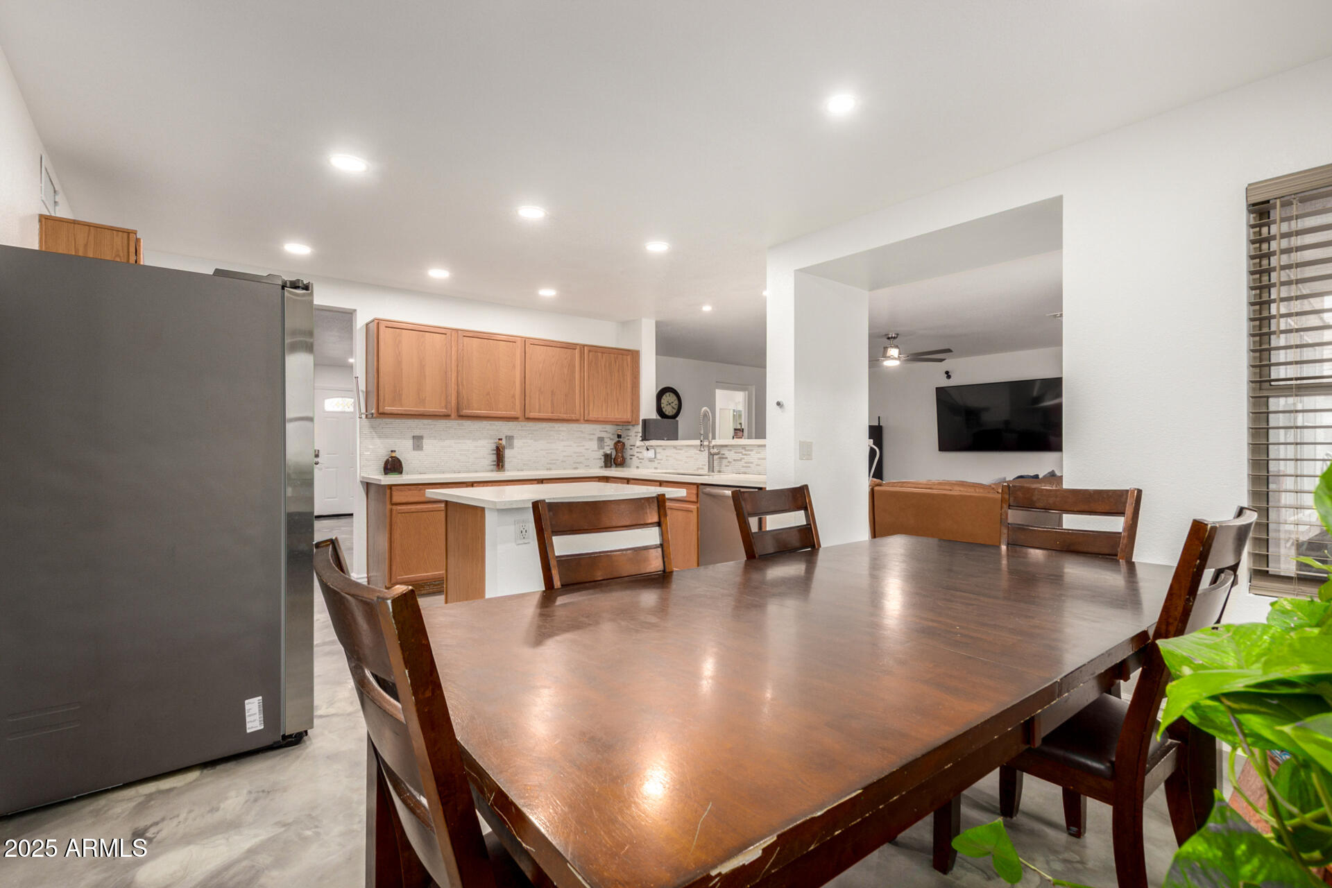 651 W ORCHARD Way