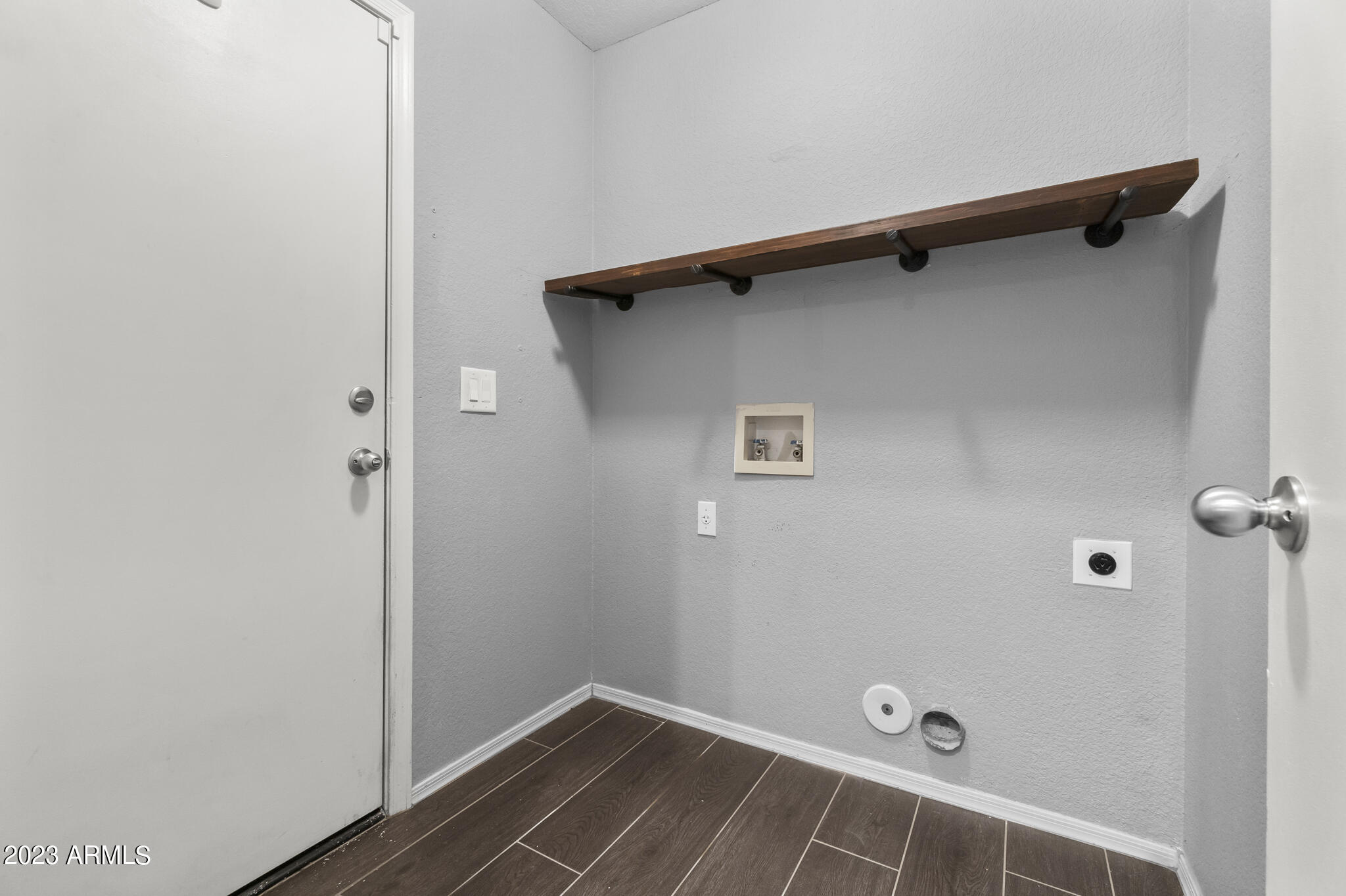Photo 10 of 20 of 1416 E BINNER Drive house