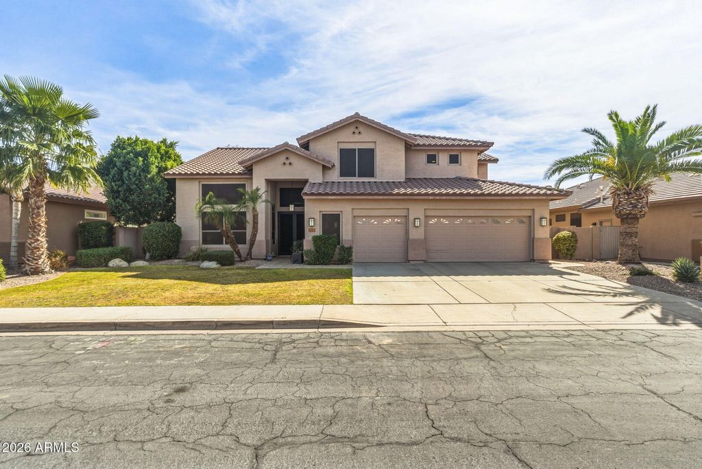 Photo of 6211 W Mcrae Way, Glendale, AZ 85308 (MLS # 6994962)