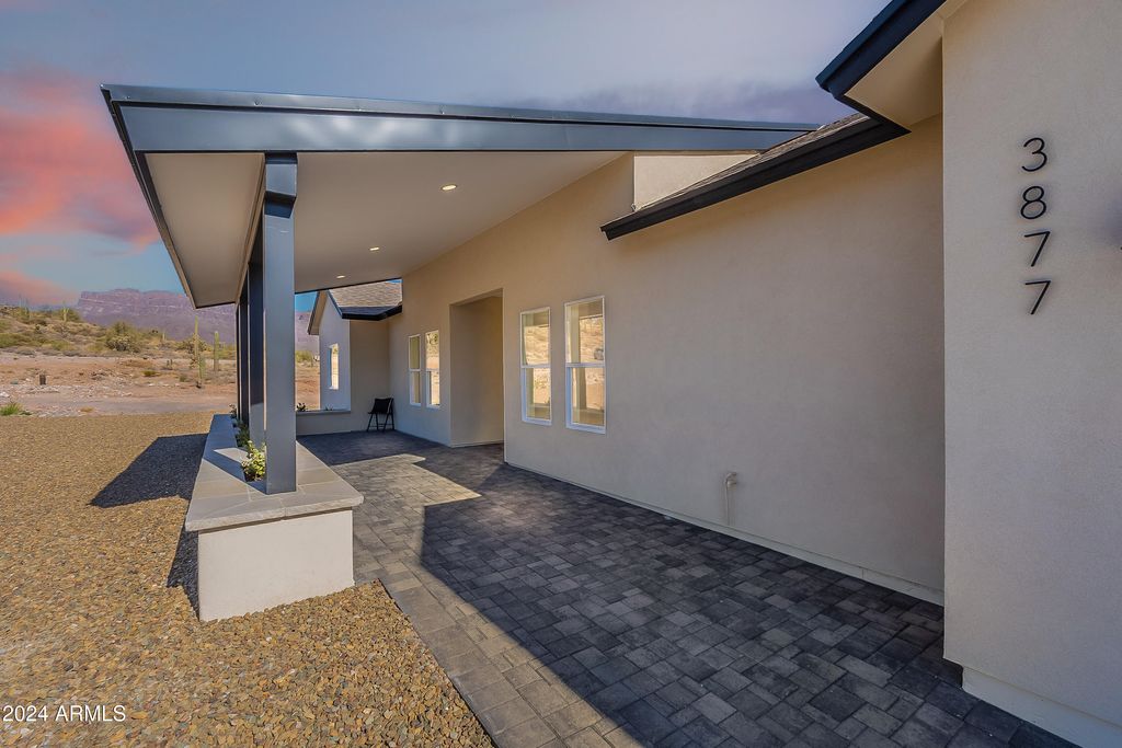Photo of 3877 S Veronica Lane, Gold Canyon, AZ 85118 (MLS # 6917360)