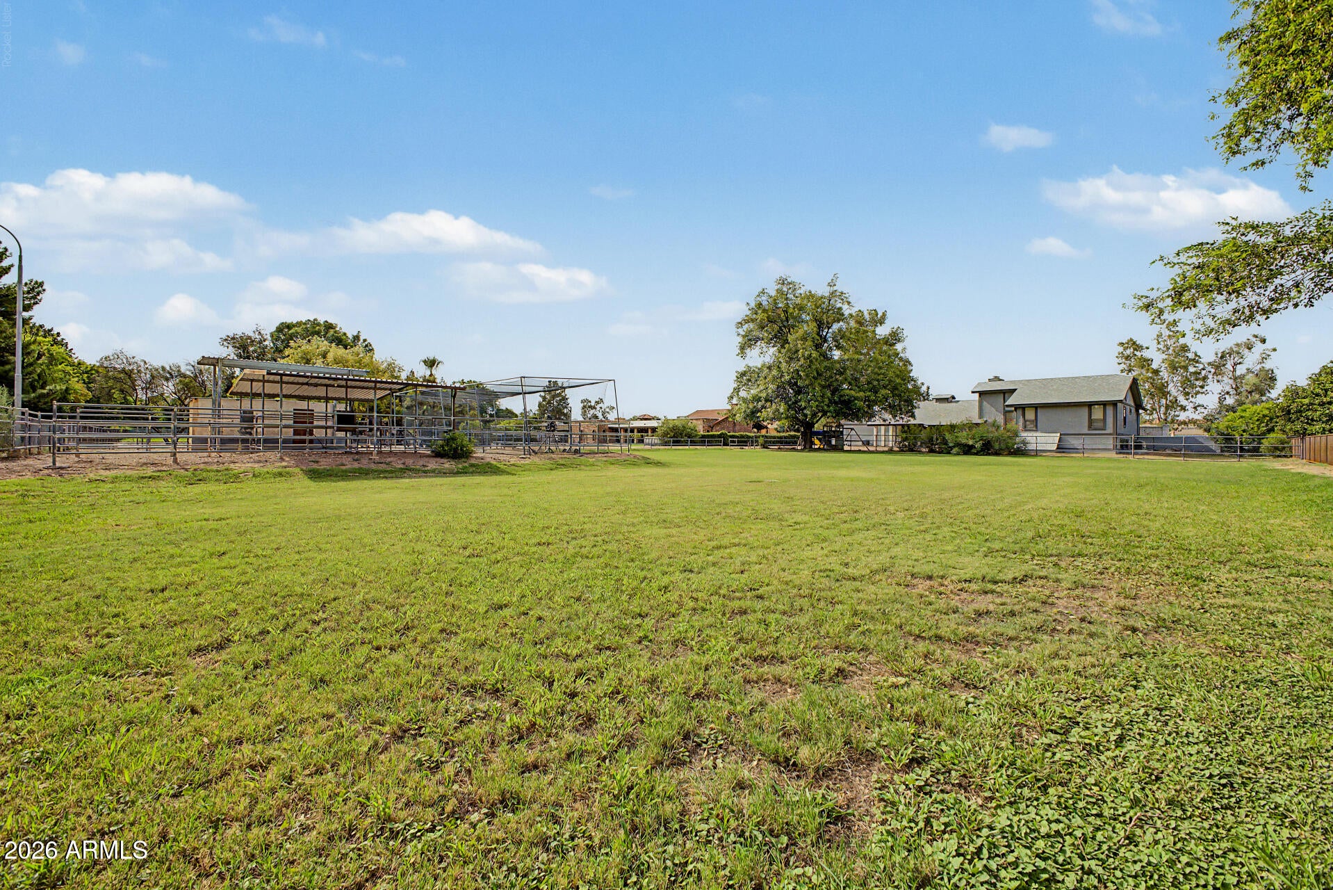 1069 E CARVER Road