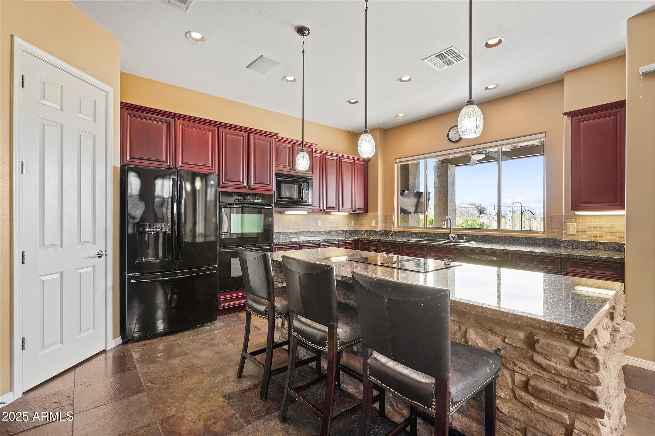 7300 E CLIFF ROSE Trail