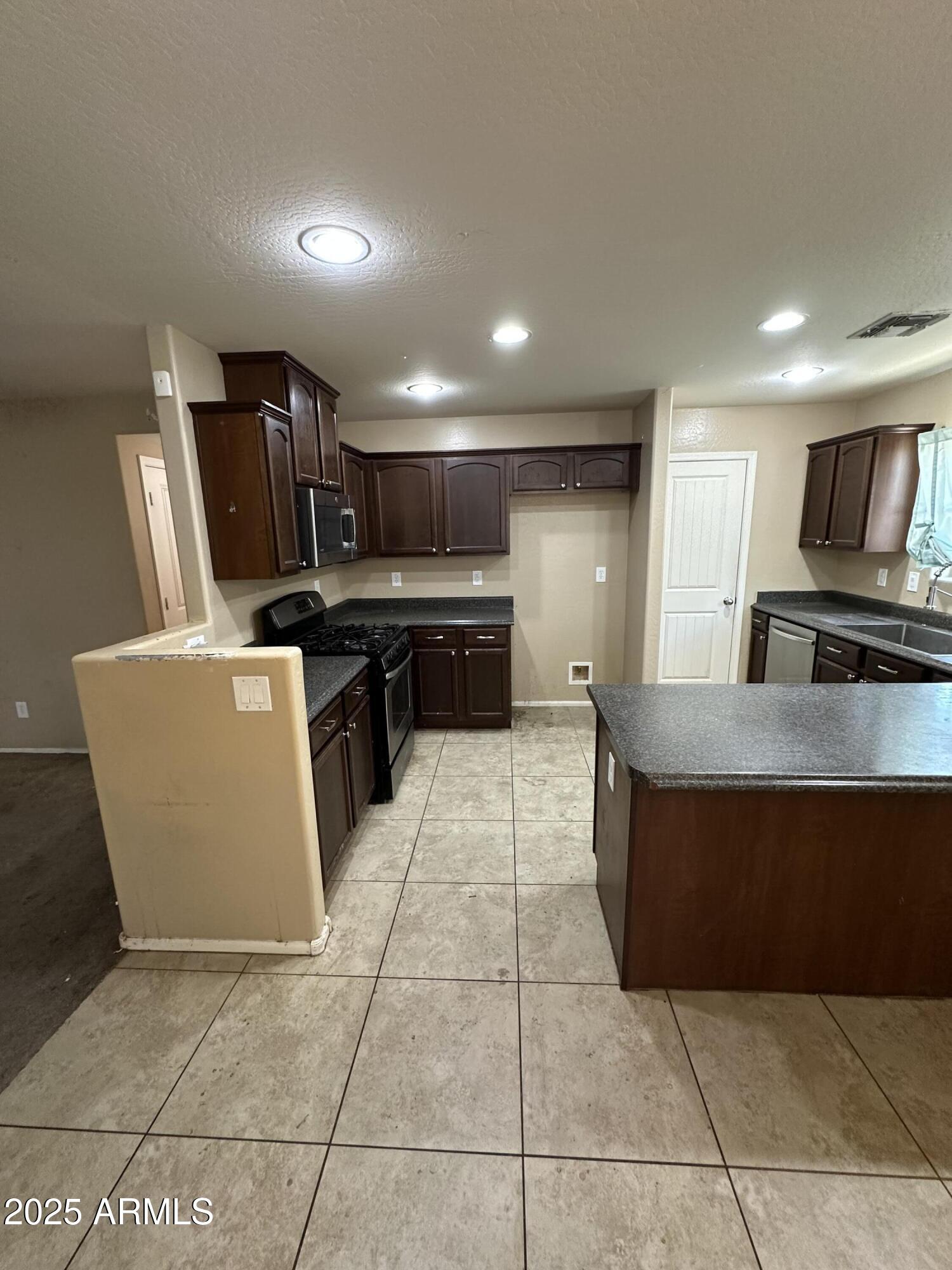 40246 W HOPPER Drive