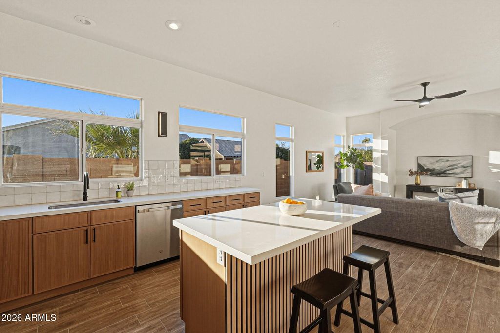 Photo of 342 W El Freda Road, Tempe, AZ 85284 (MLS # 6987351)