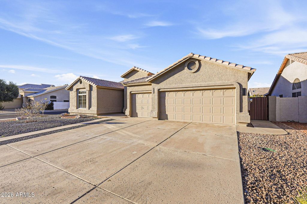 Photo of 342 W El Freda Road, Tempe, AZ 85284 (MLS # 6987351)