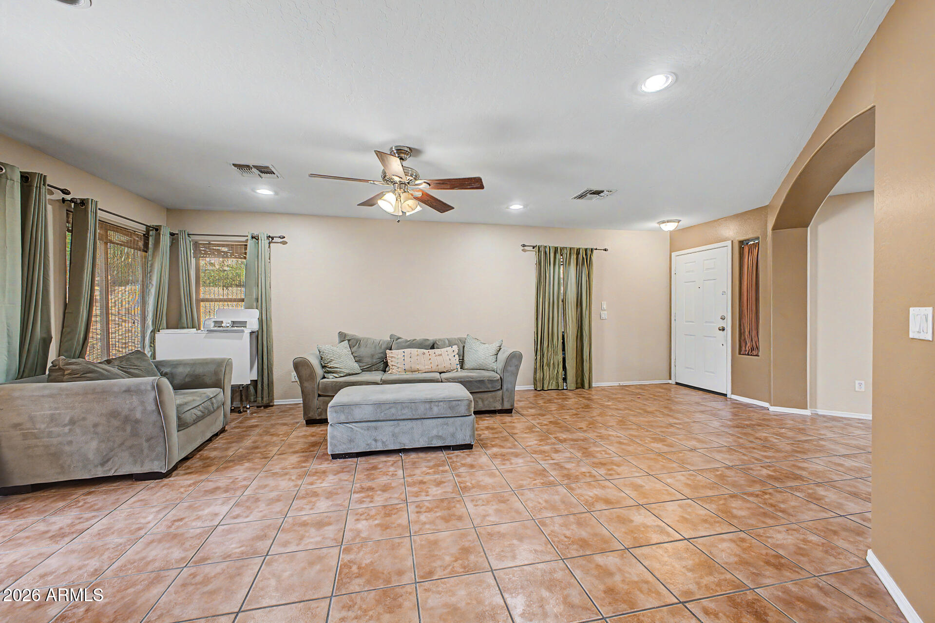 5260 W BELMONT Avenue