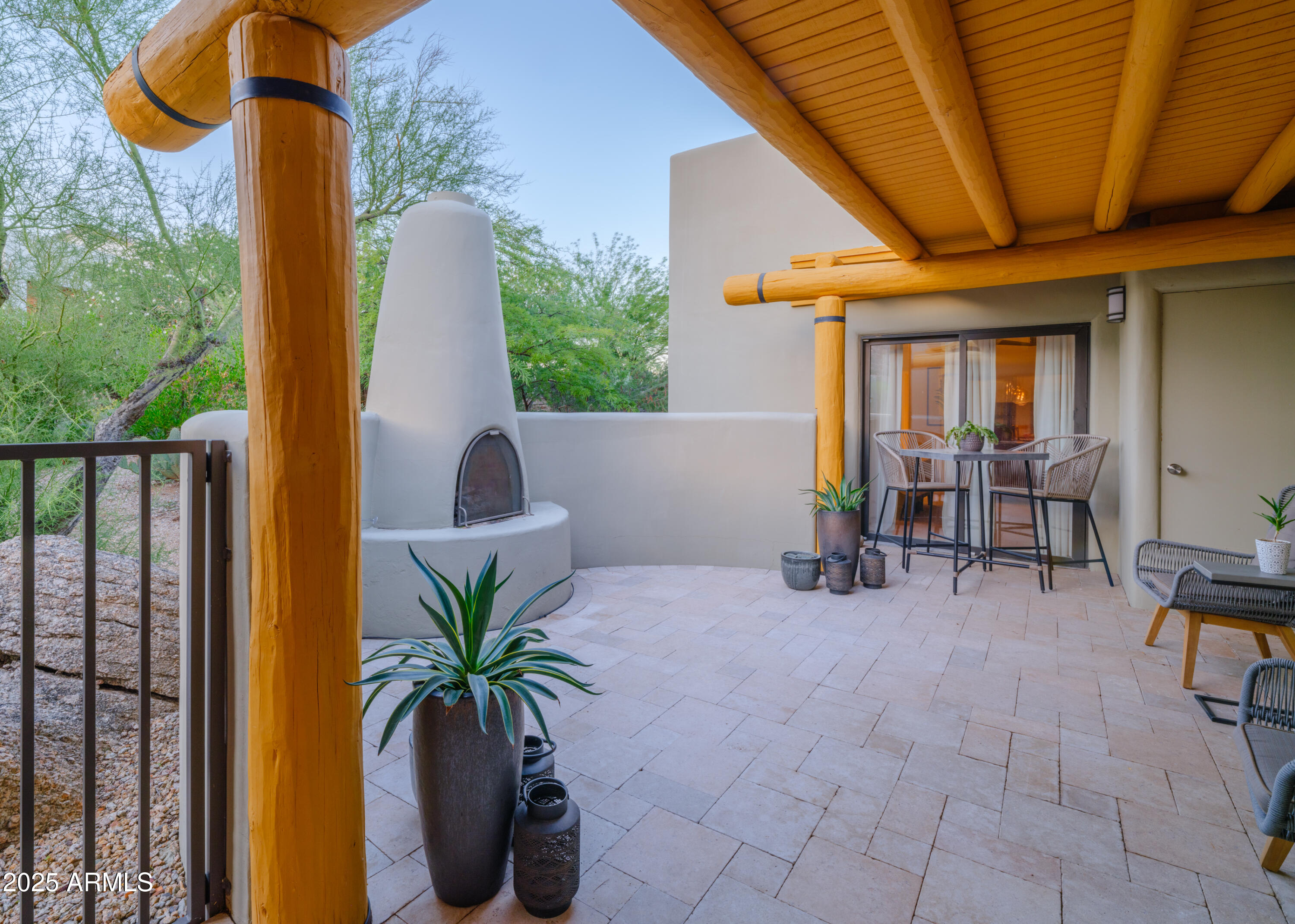 2014 SMOKETREE Drive