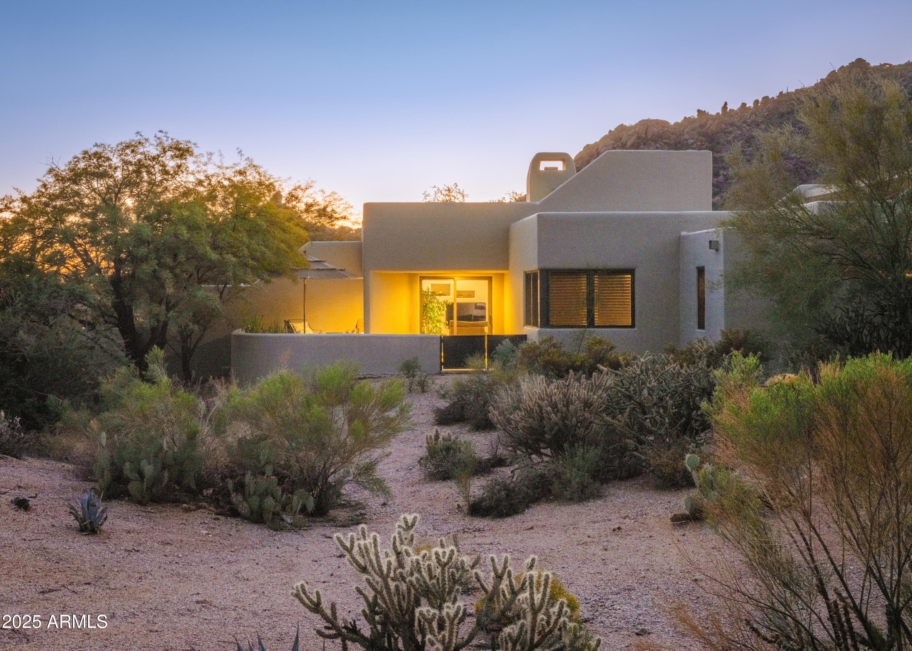 2014 SMOKETREE Drive