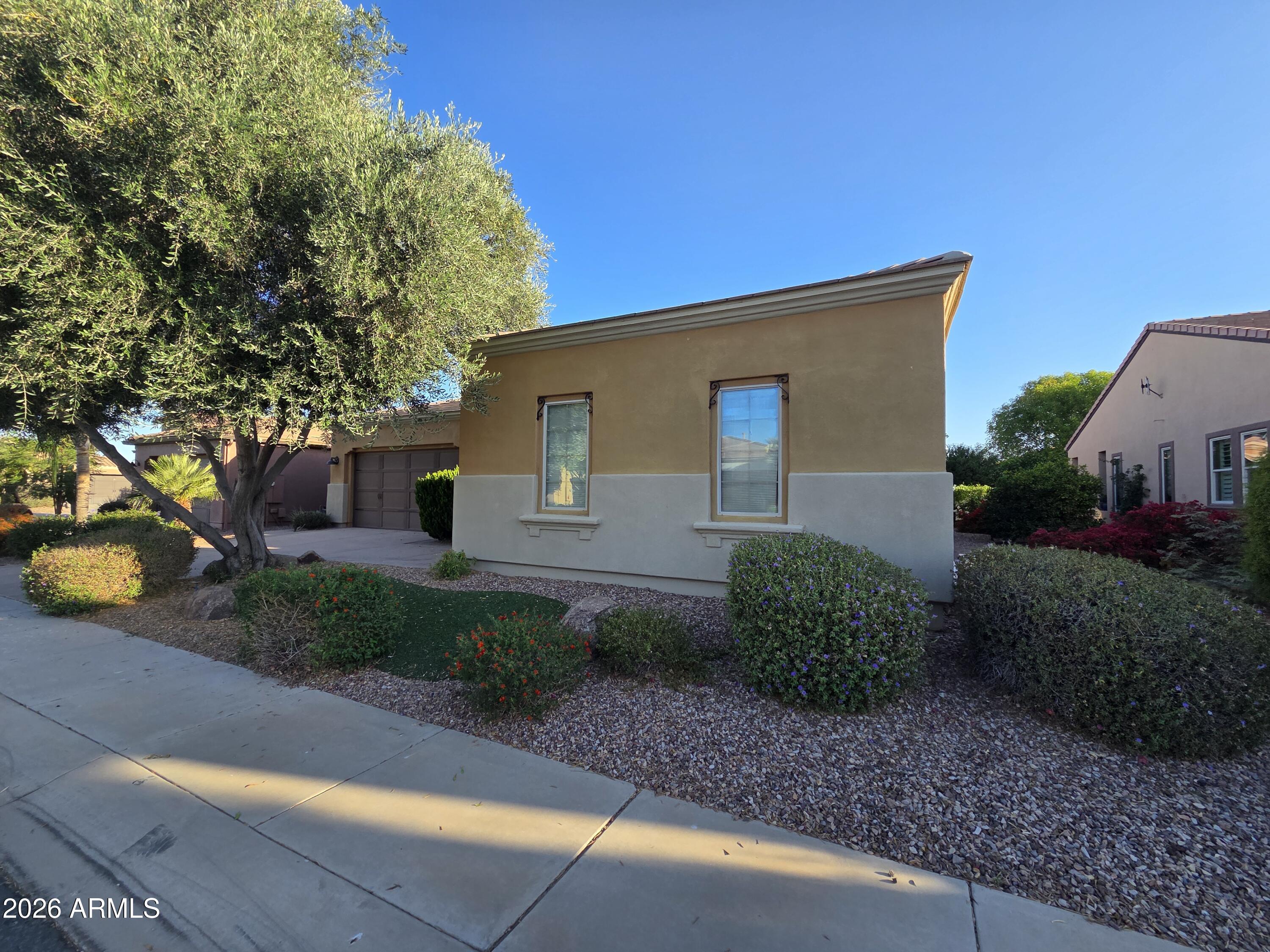 1764 E HARMONY Way
