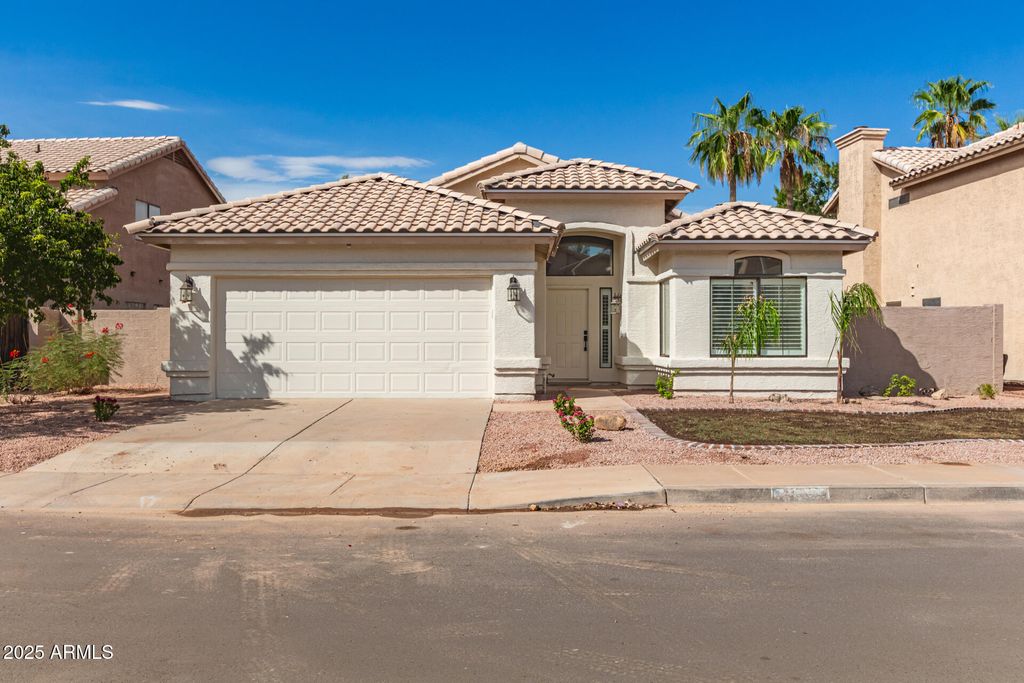 Photo of 2122 W Redwood Drive, Chandler, AZ 85248 (MLS # 6922266)