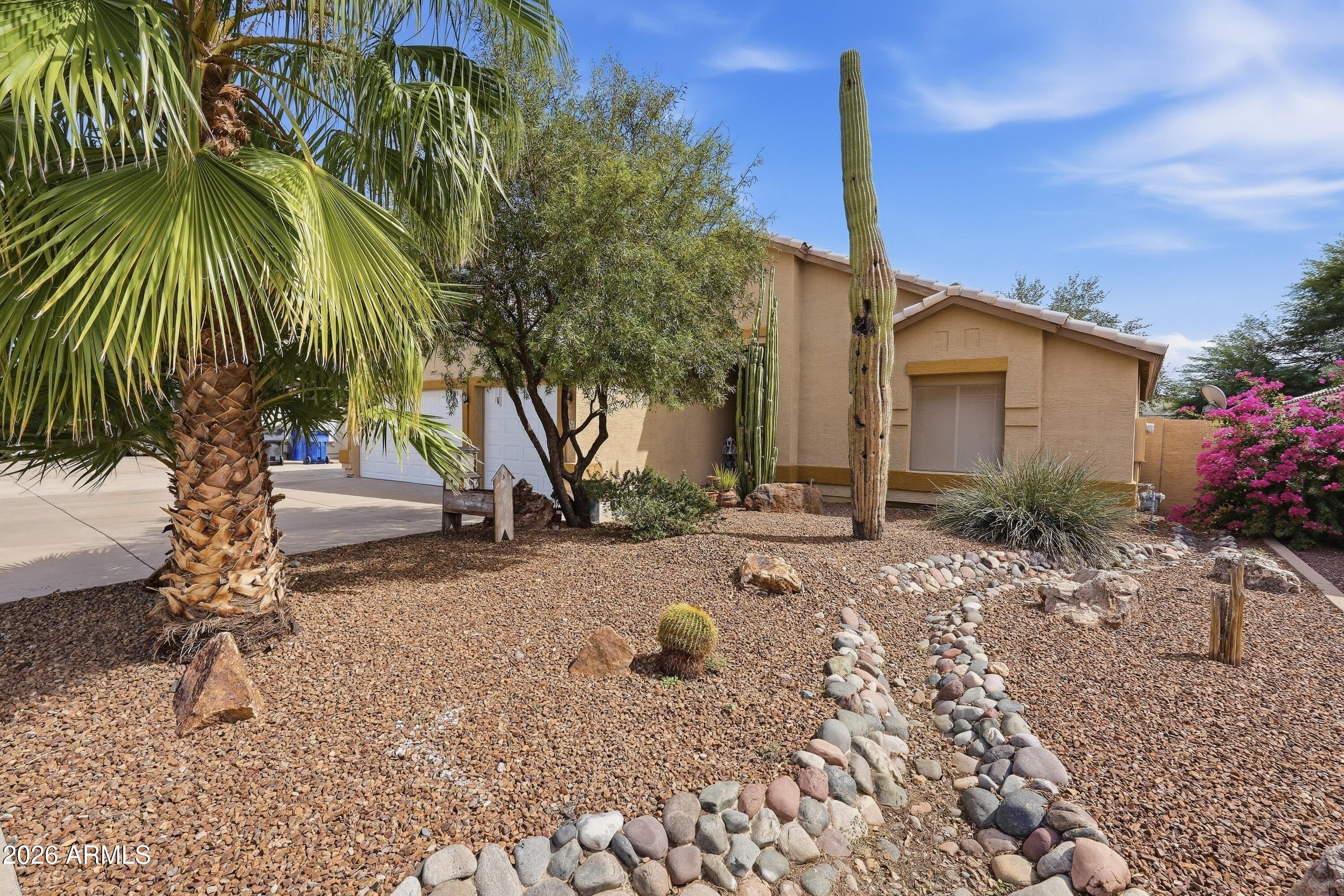 551 N Vista Del Sol --