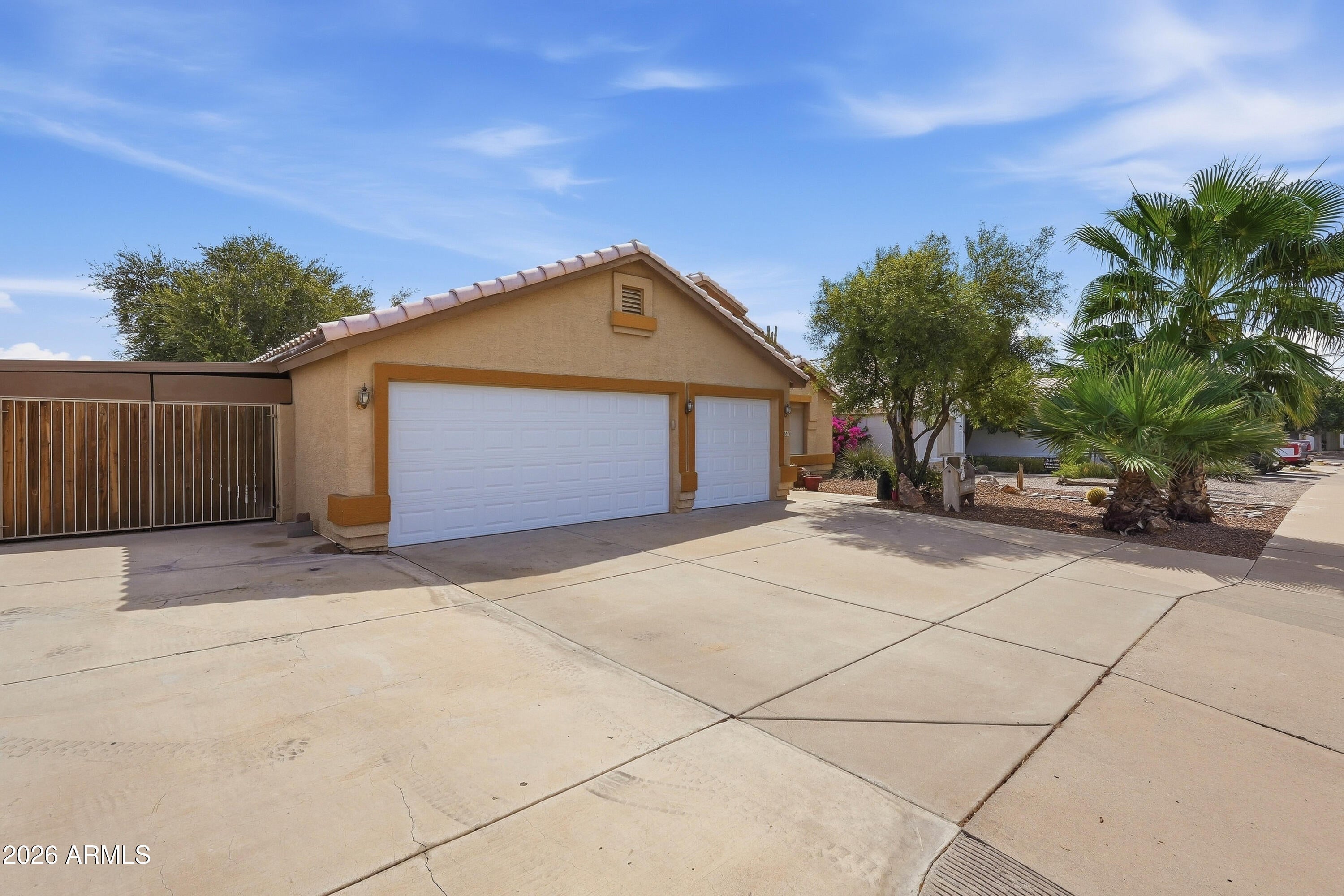 551 N Vista Del Sol --