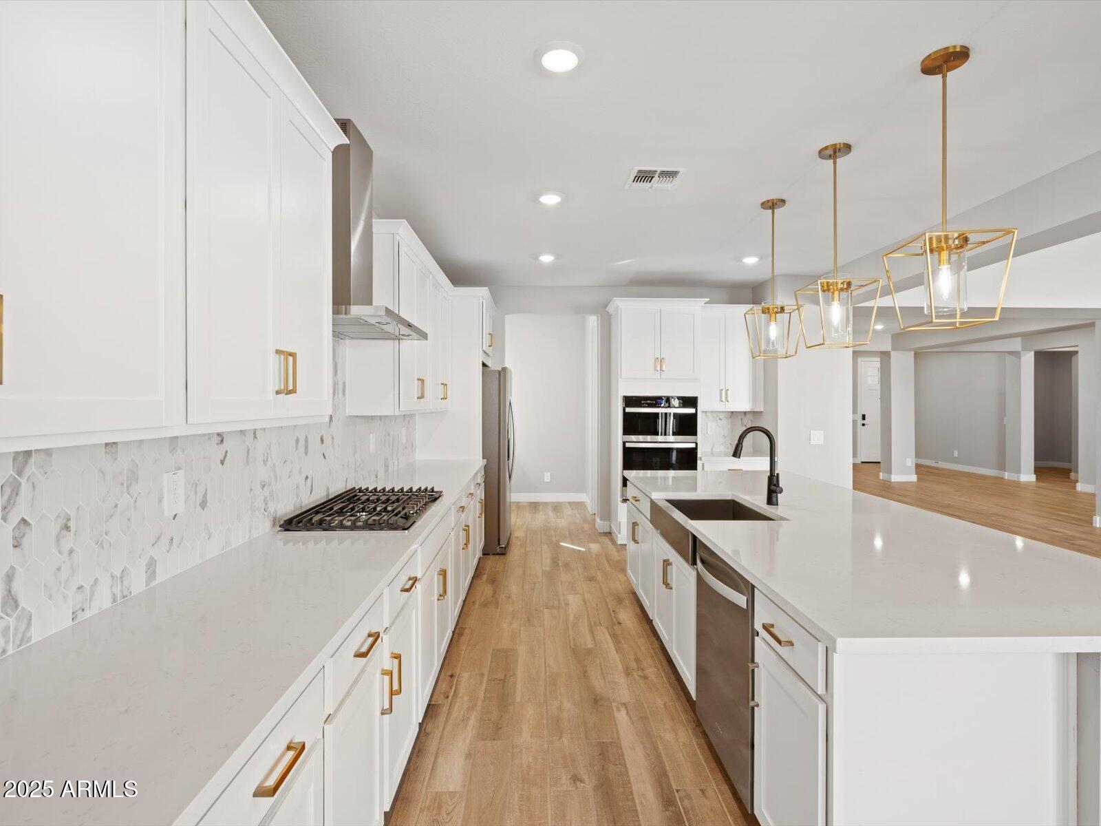 15787 W HONEYSUCKLE Drive