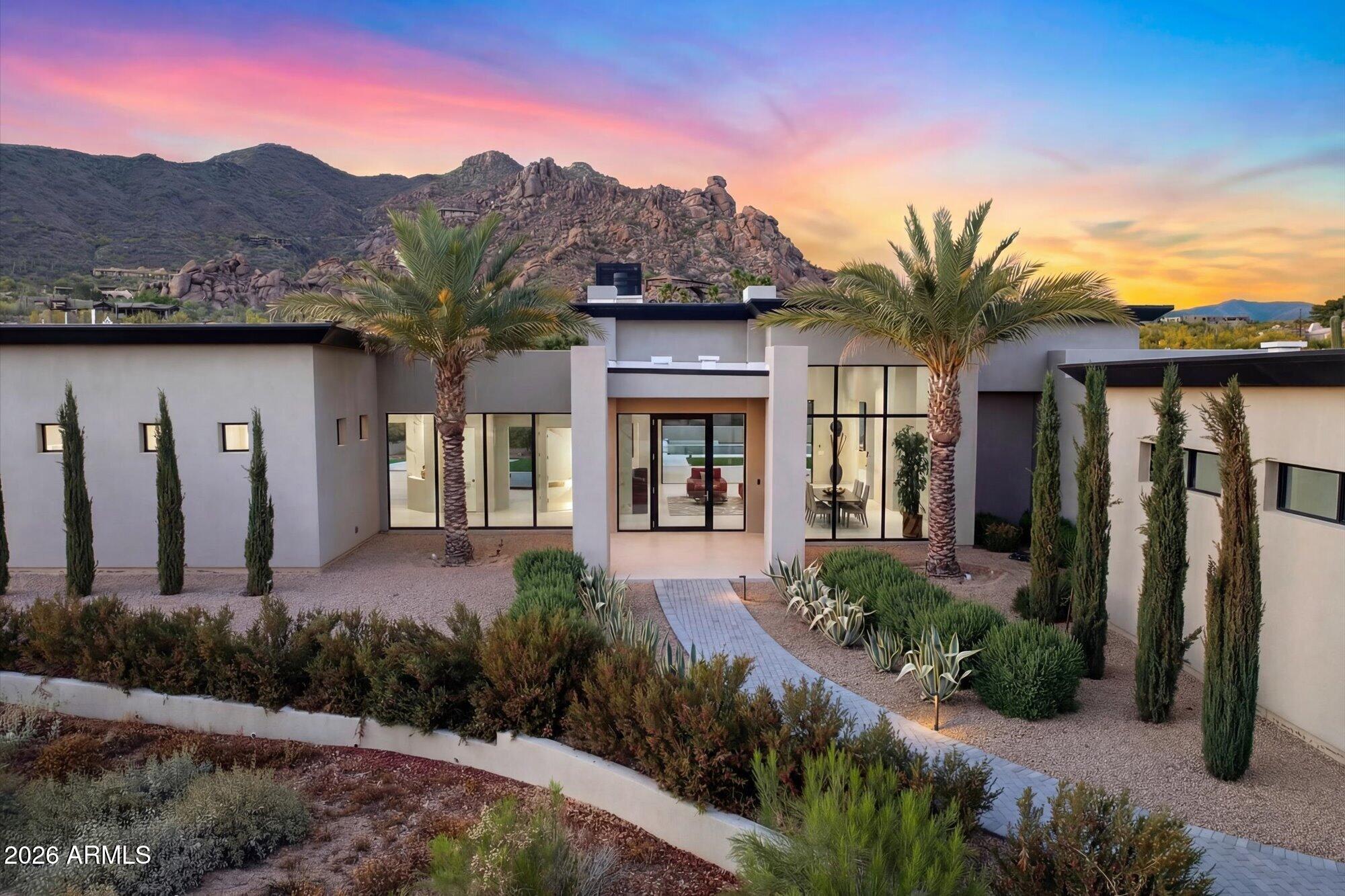 6816 E Stagecoach Pass --