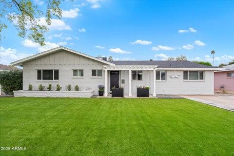 Photo of 3328 E Turney Avenue, Phoenix, AZ 85018 (MLS # 6988259)