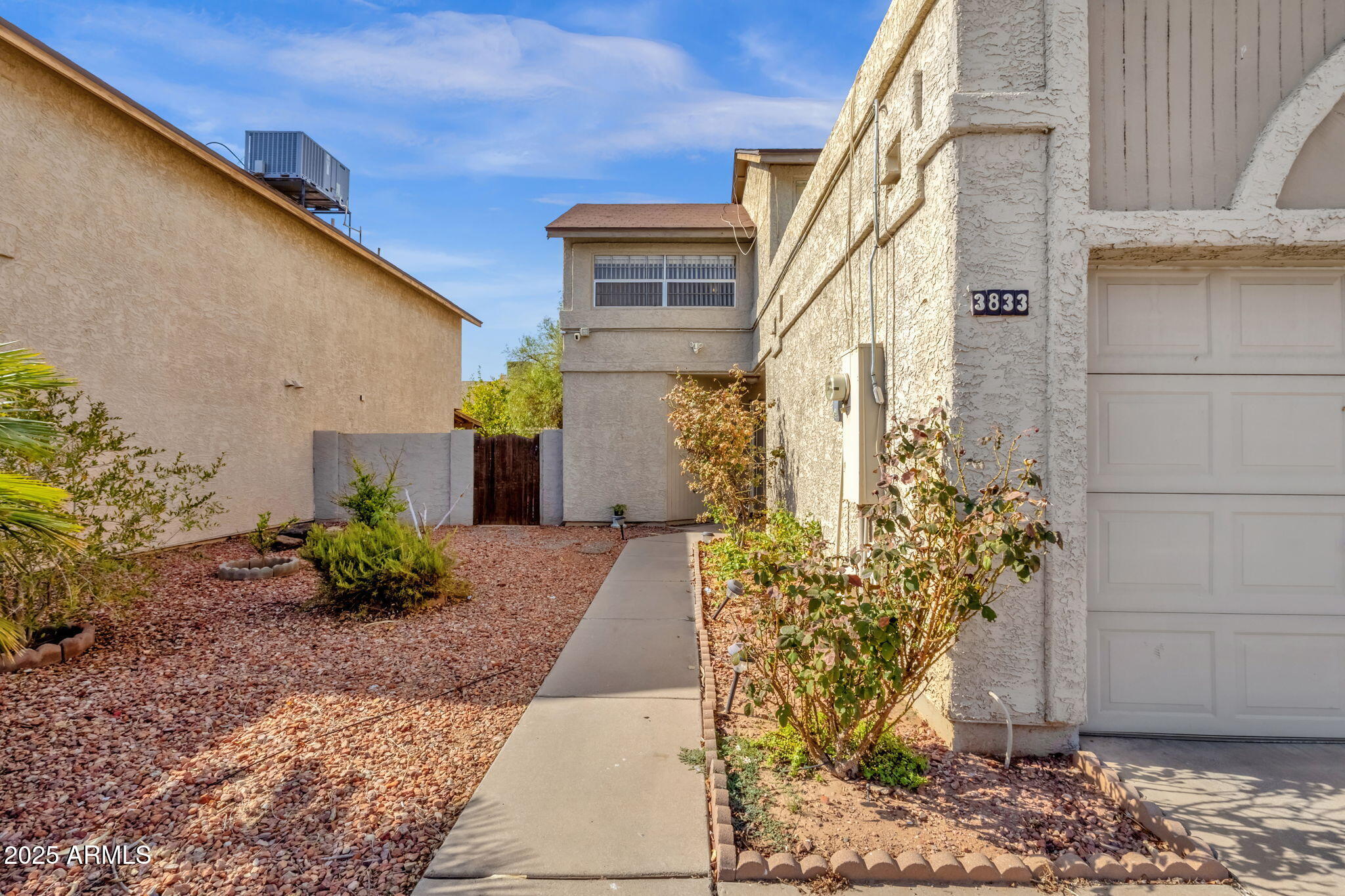 3833 W IVANHOE Street