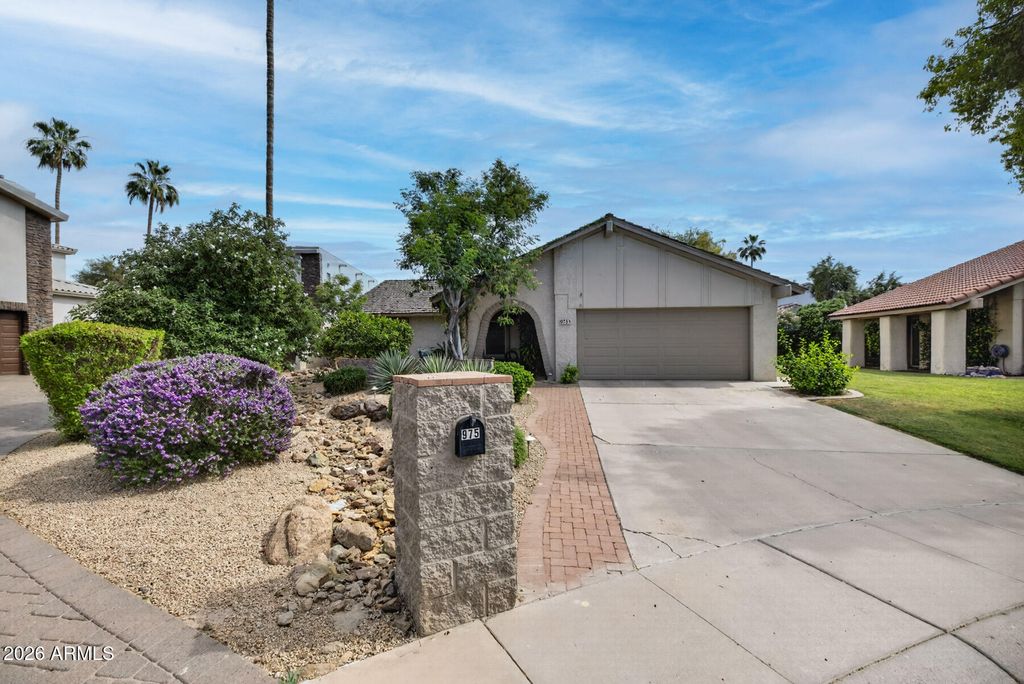 Photo of 975 E Lobster Trap Lane, Tempe, AZ 85283 (MLS # 7021826)