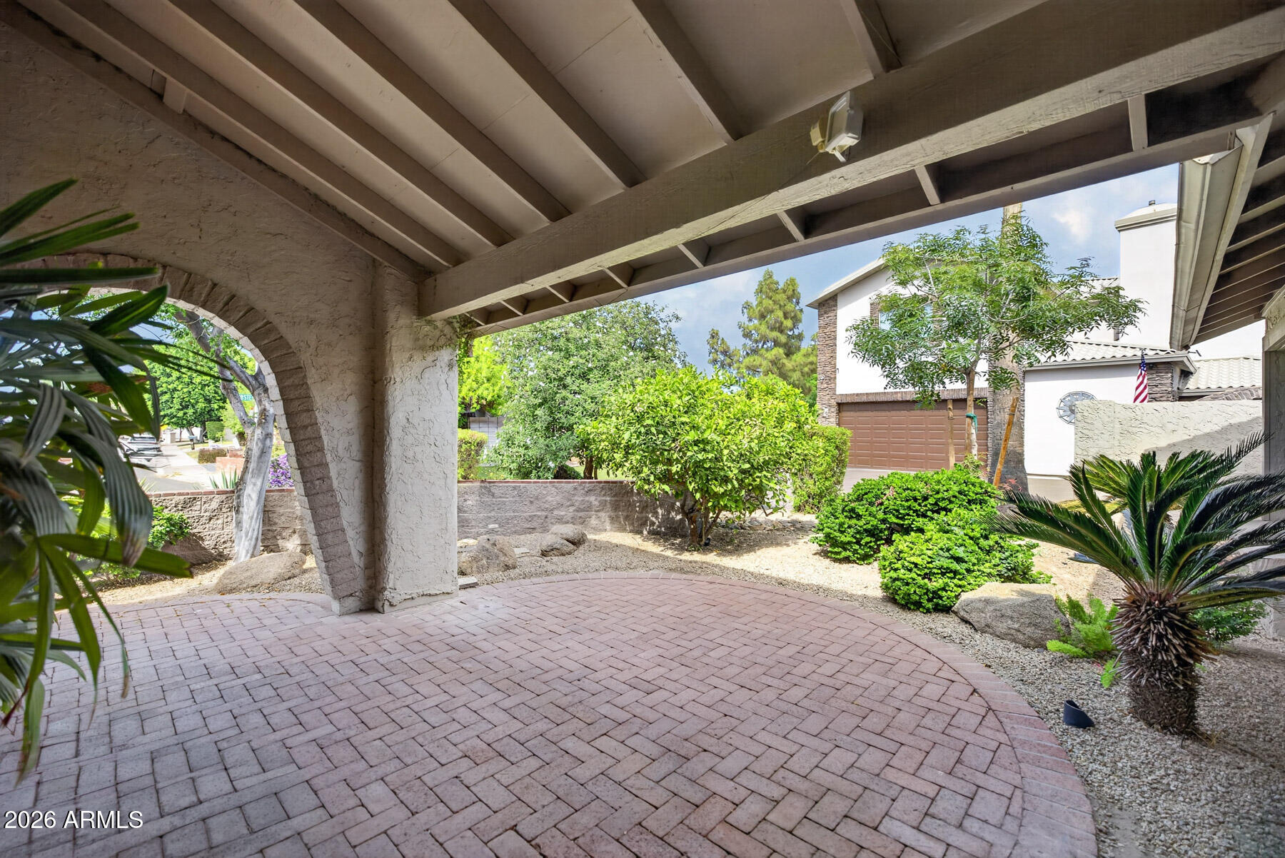 975 E LOBSTER TRAP Lane