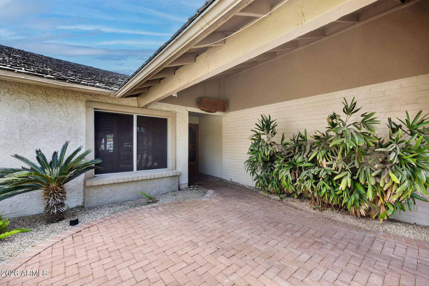 975 E LOBSTER TRAP Lane