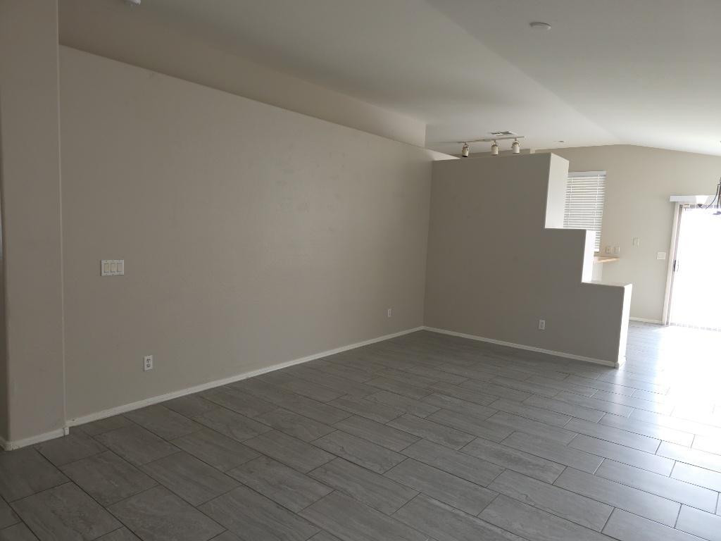 9927 W Southgate Avenue