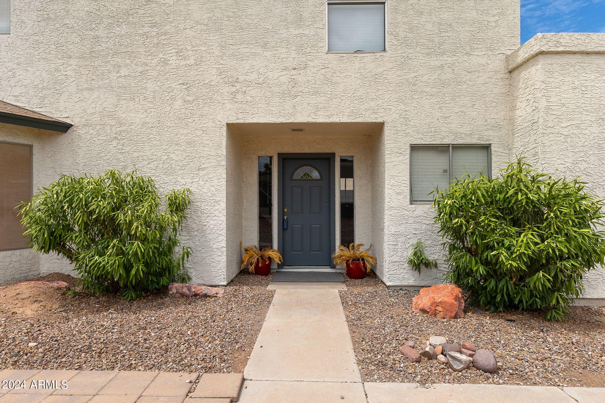 619 E Jensen Street 7