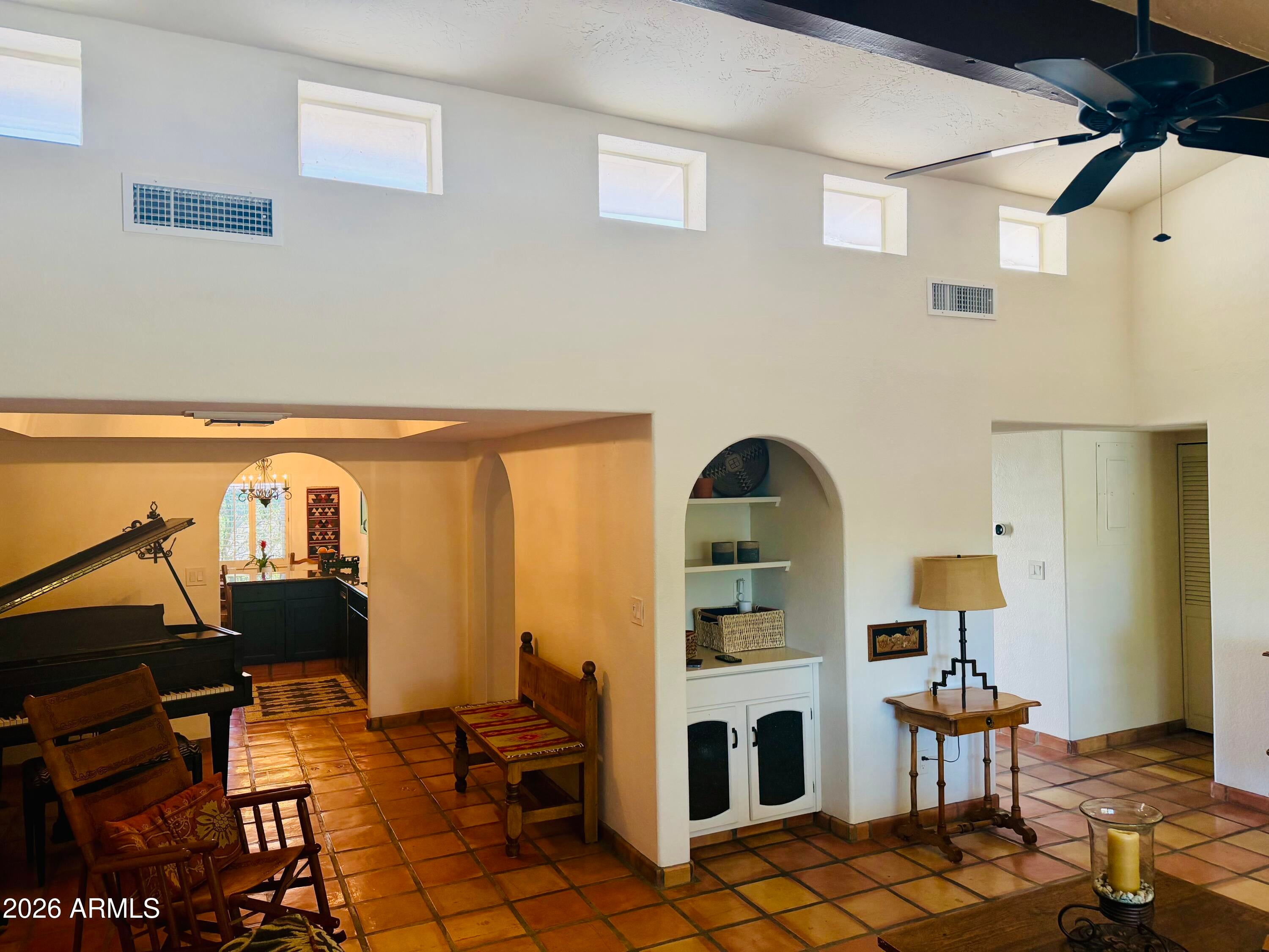 5619 E CENTURY Lane