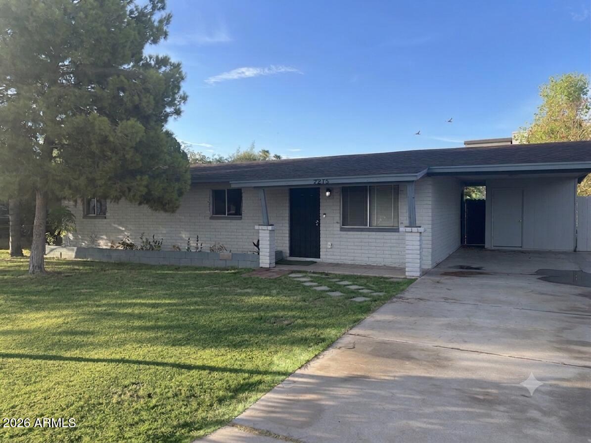 2215 W BUTLER Drive