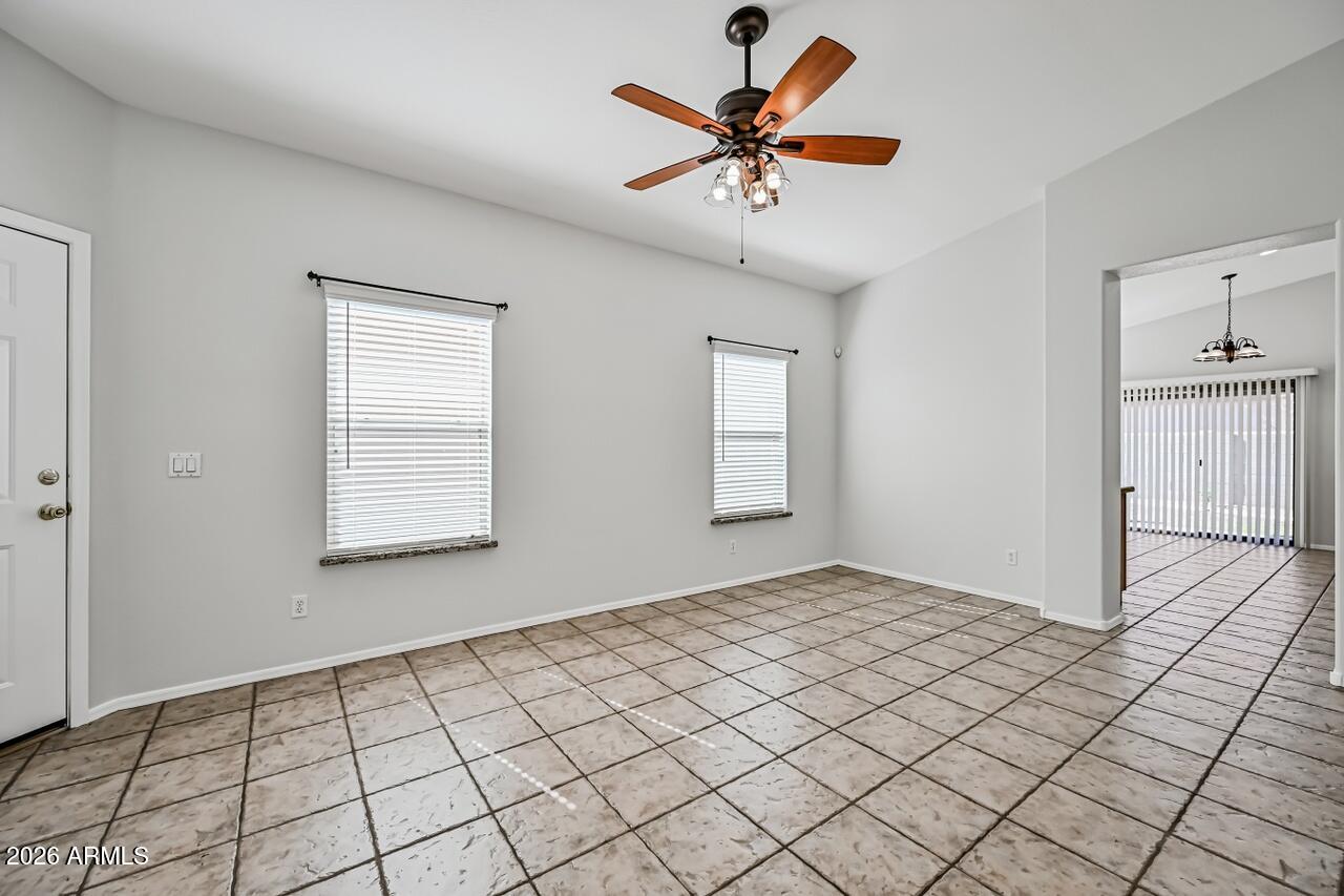 952 S Banning Street