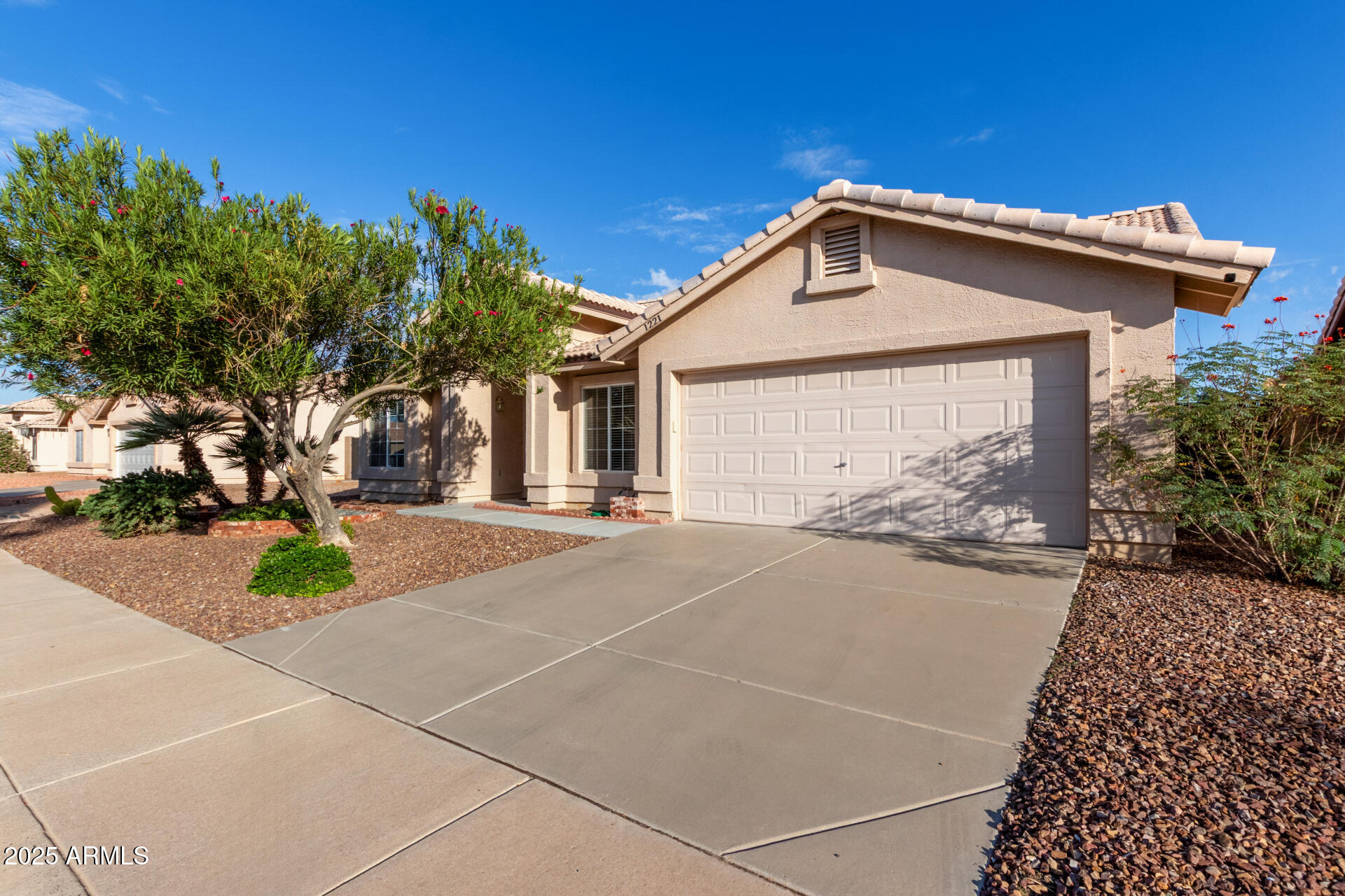 1221 S BRIDGER Drive
