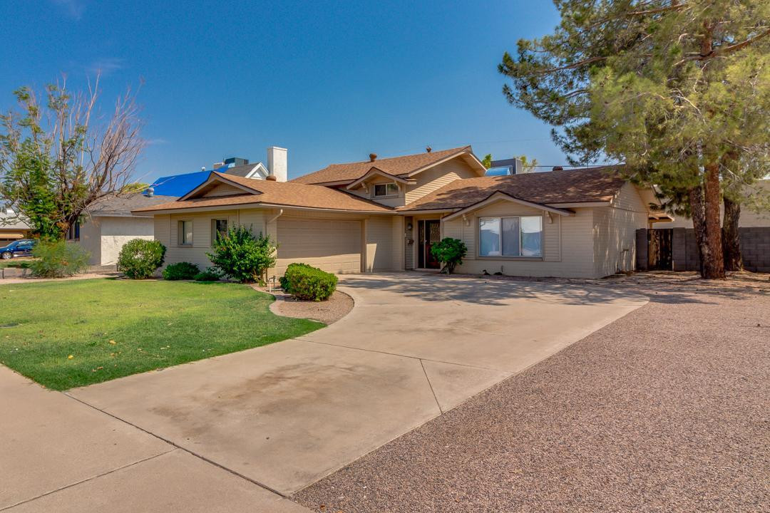 137 E Riviera Drive