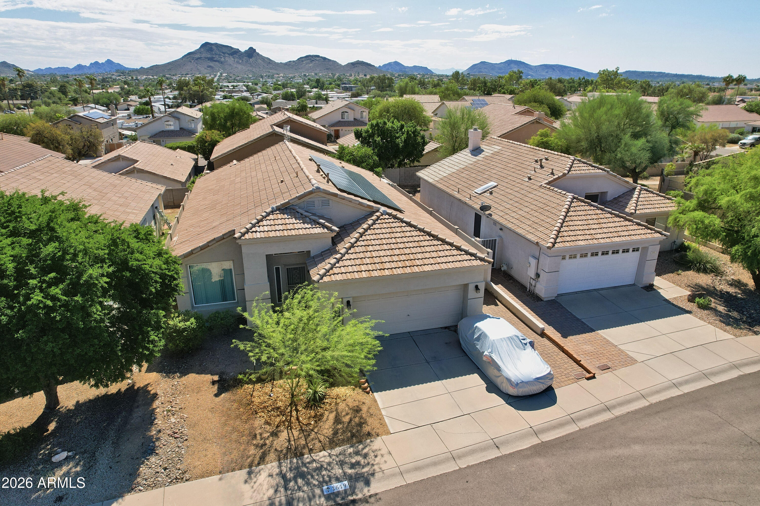 1519 E MICHELLE Drive