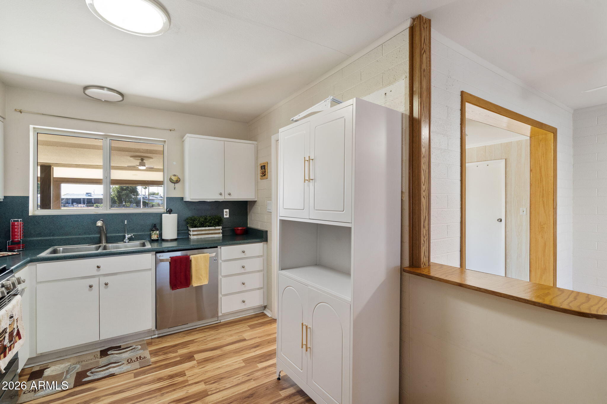 12032 N HILLCREST Drive