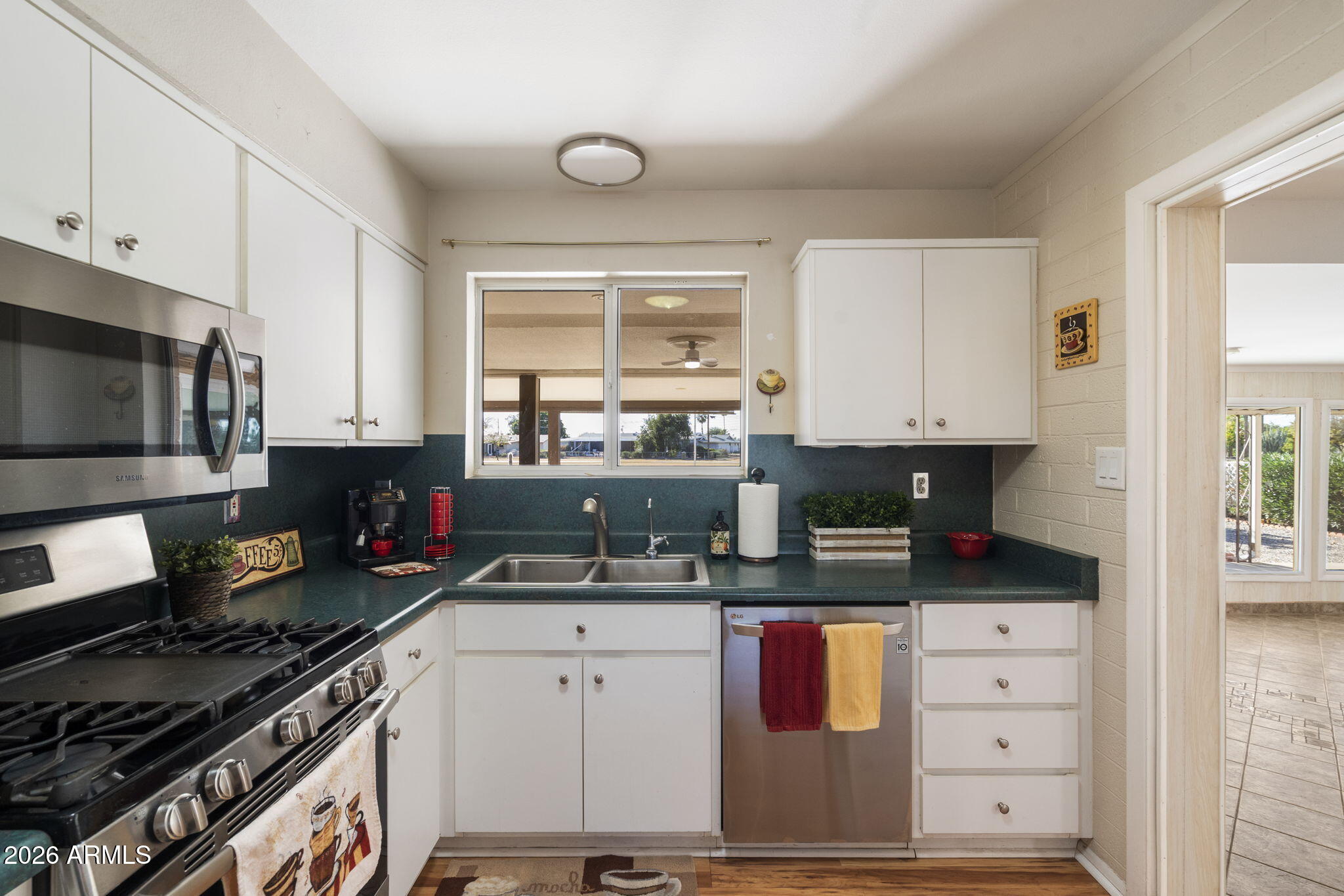 12032 N HILLCREST Drive