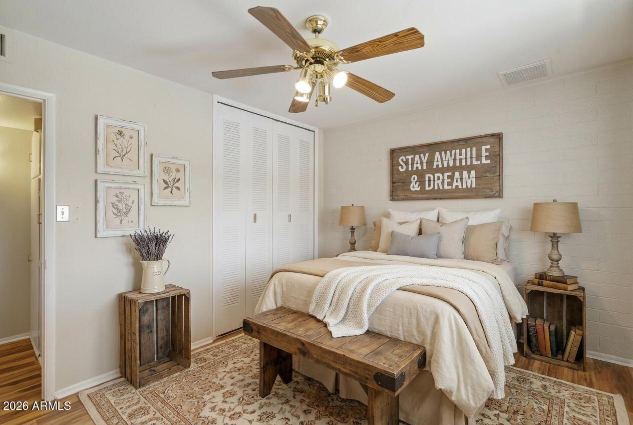 12032 N HILLCREST Drive