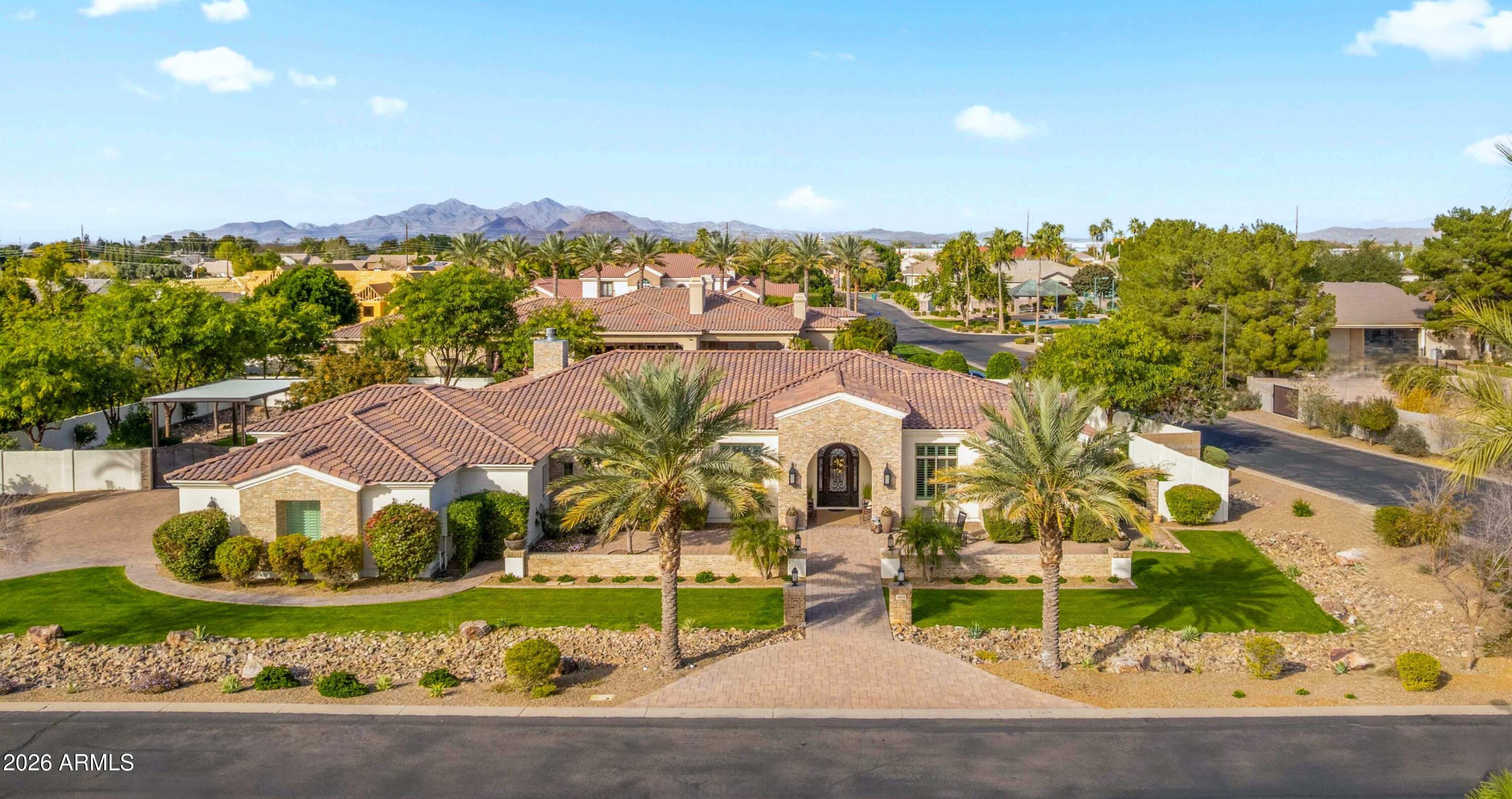 3924 E NORCROFT Circle