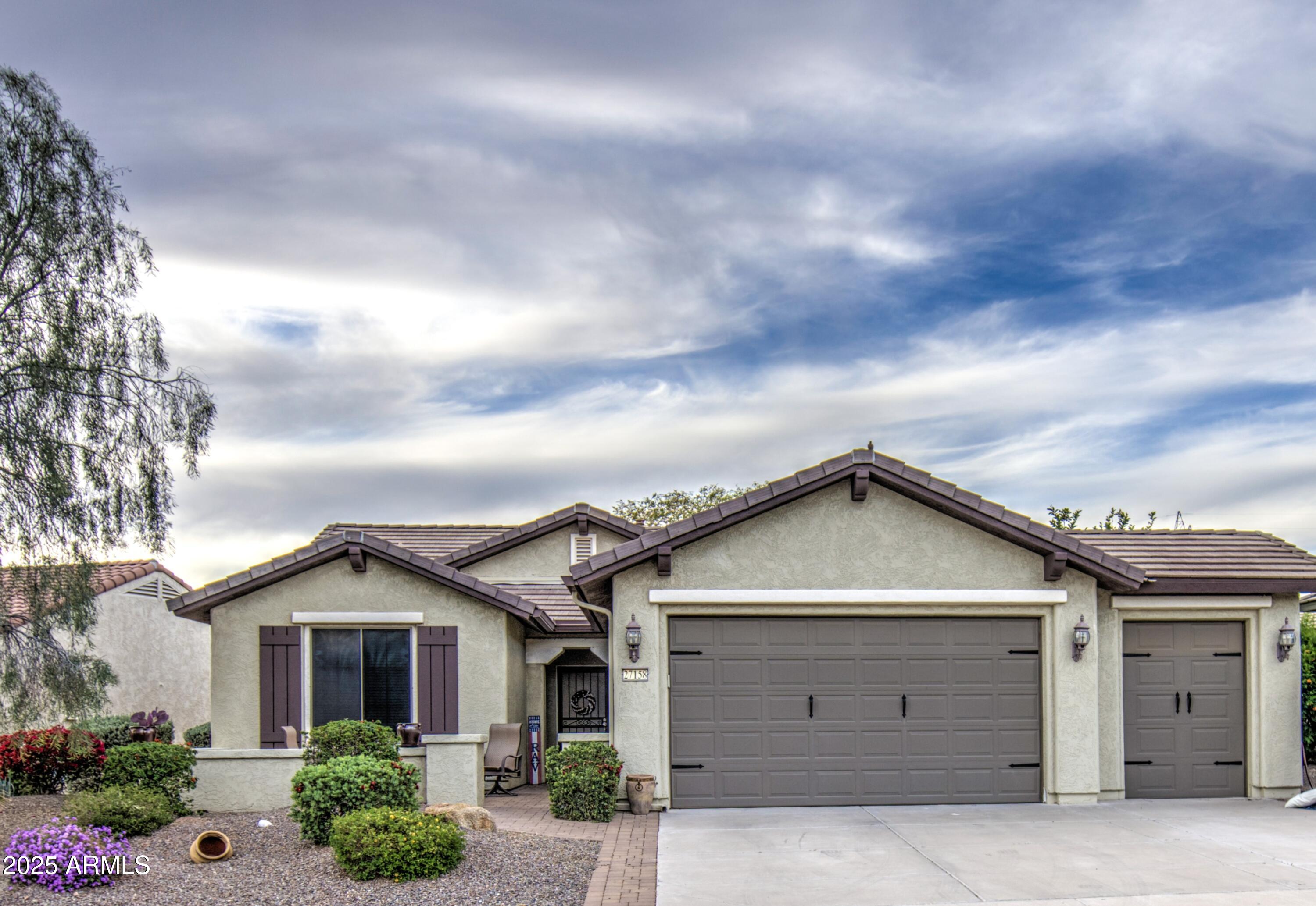 27158 W POTTER Drive