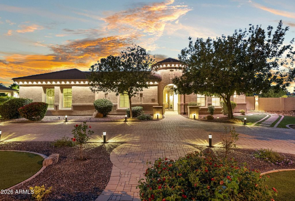 Photo of 6544 S Oakwood Way, Gilbert, AZ 85298 (MLS # 7026968)