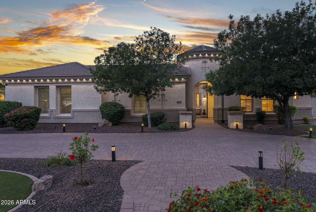 Photo of 6544 S Oakwood Way, Gilbert, AZ 85298 (MLS # 7026968)