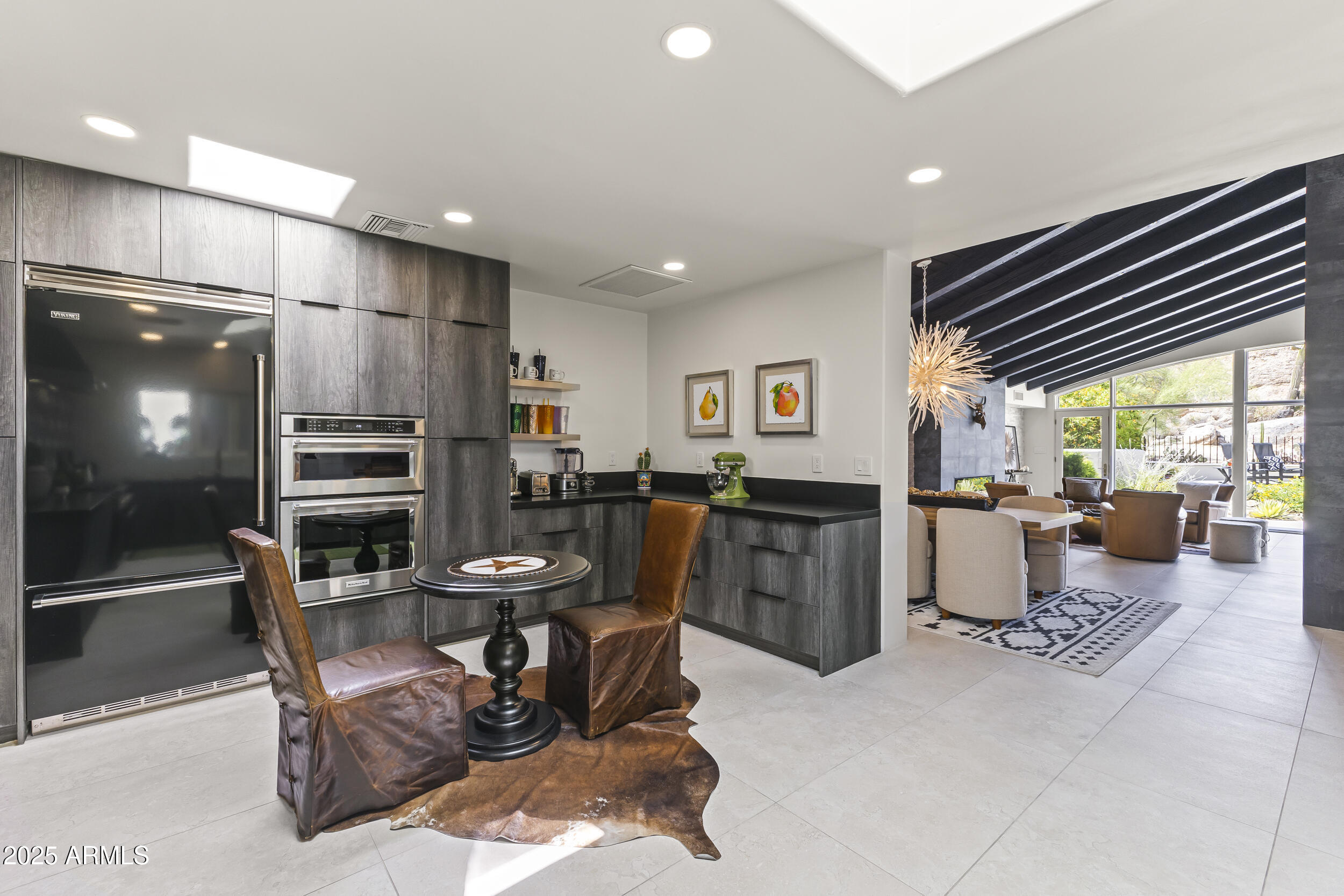 1018 N BOULDER Drive