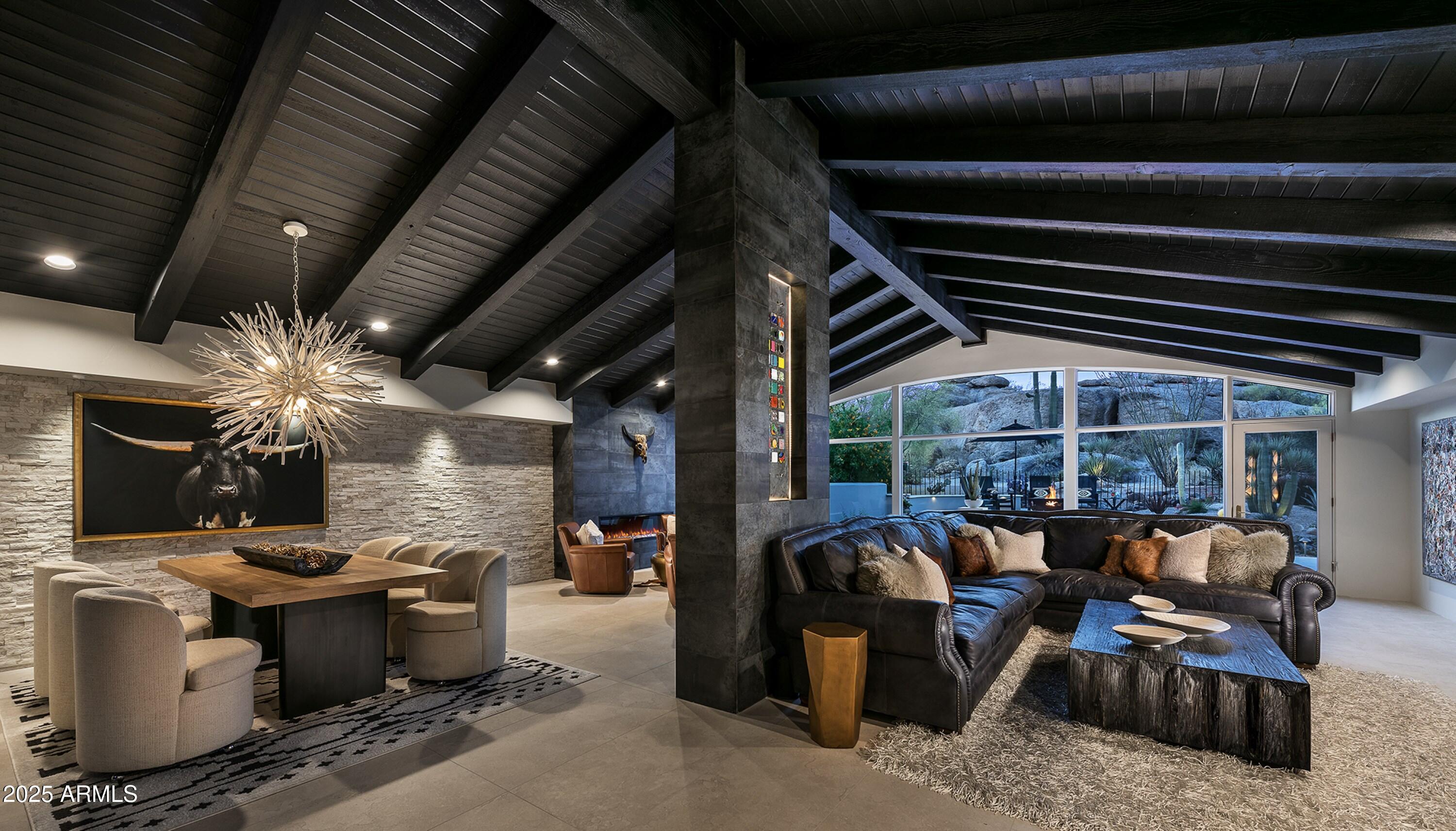1018 N BOULDER Drive