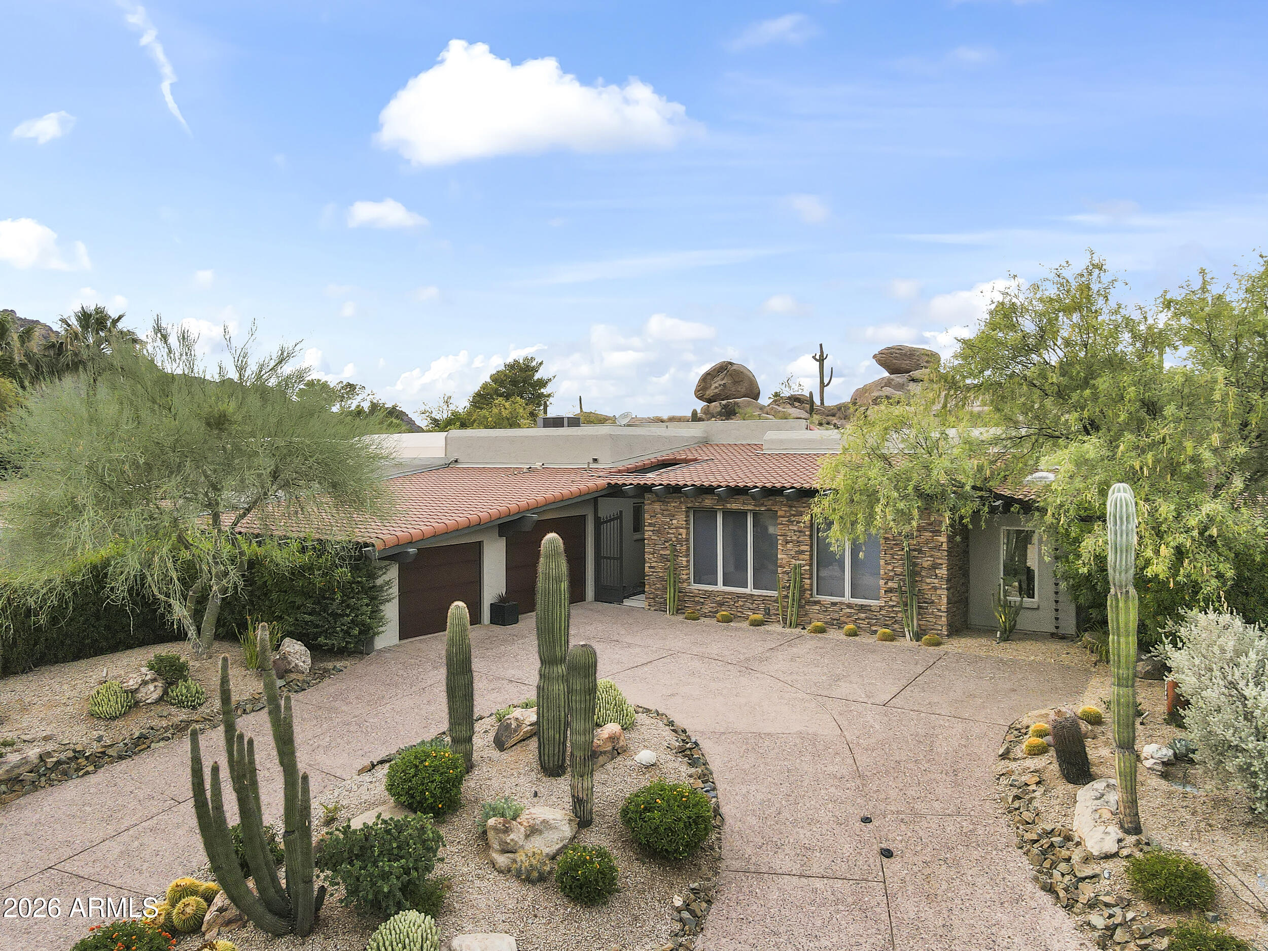 1018 N BOULDER Drive