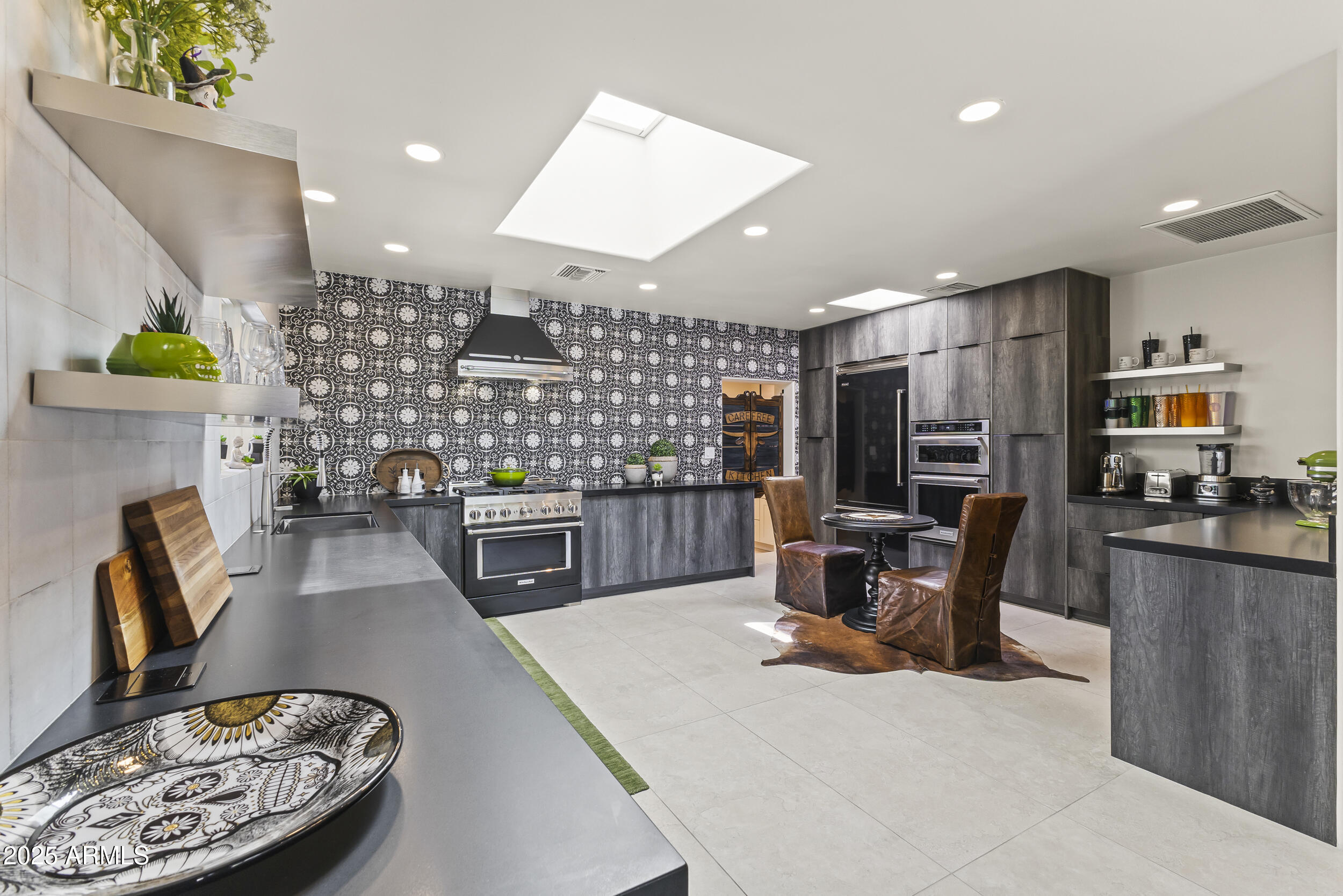 1018 N BOULDER Drive