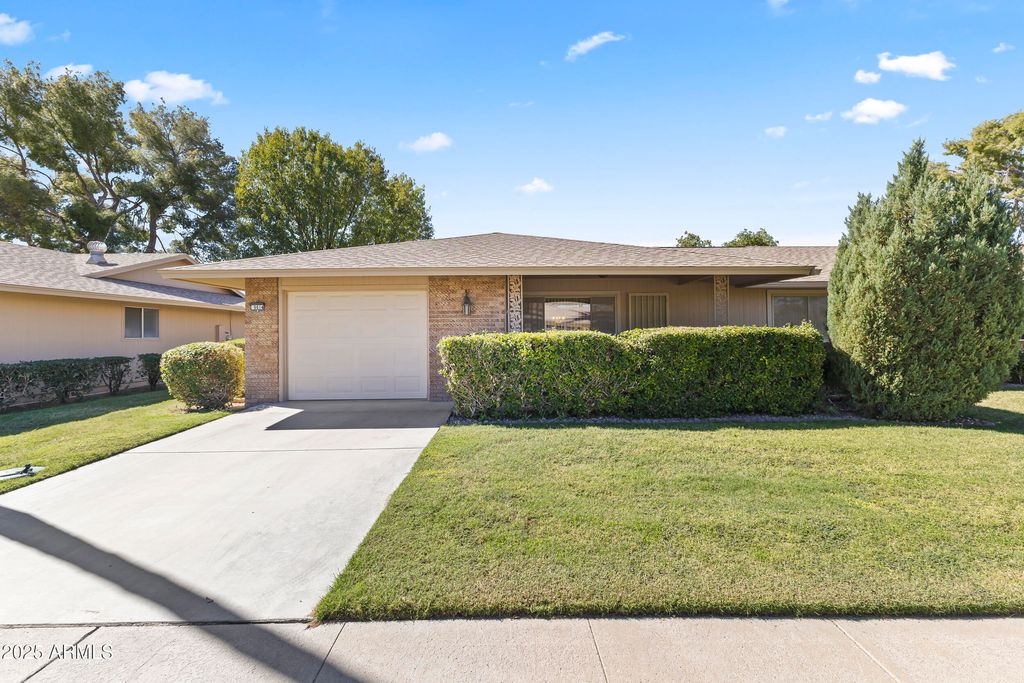 Photo of 9614 N 110th Avenue, Sun City, AZ 85351 (MLS # 6943667)