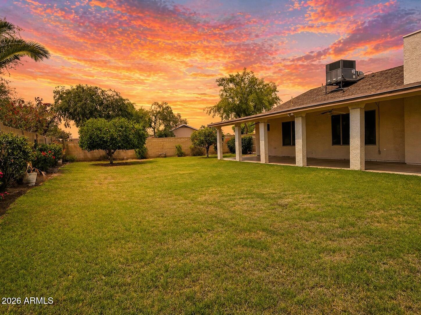 TWELVE OAKS - Residential