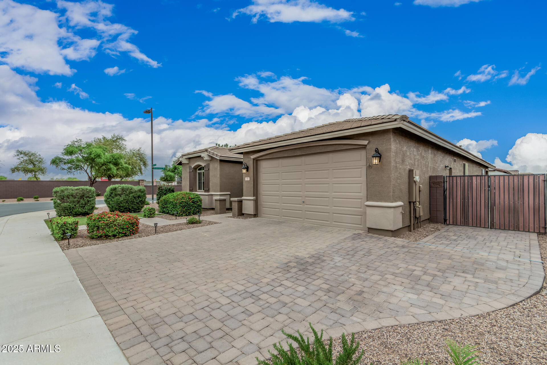 59 W HACKBERRY Avenue