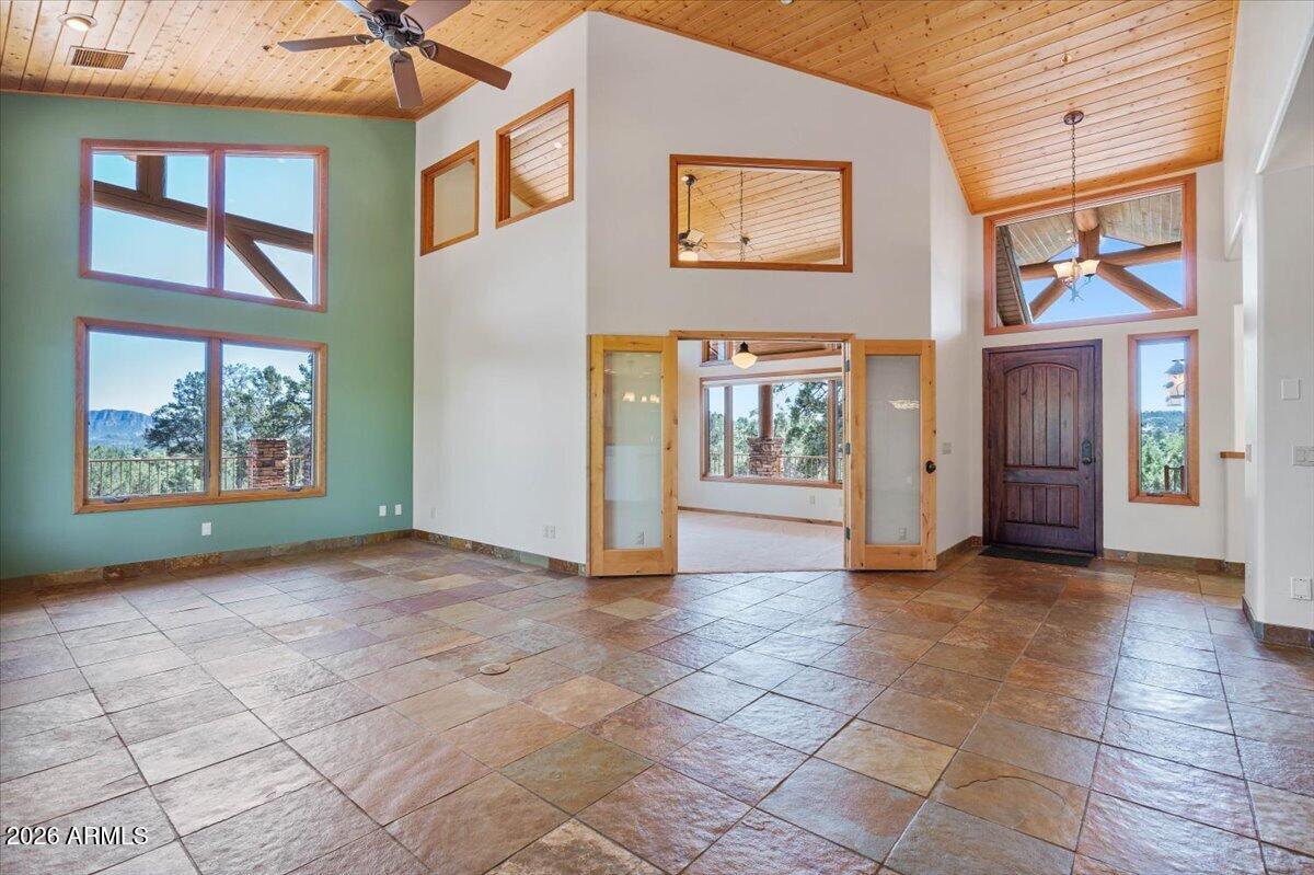 THE WOODS PAYSON - Residential